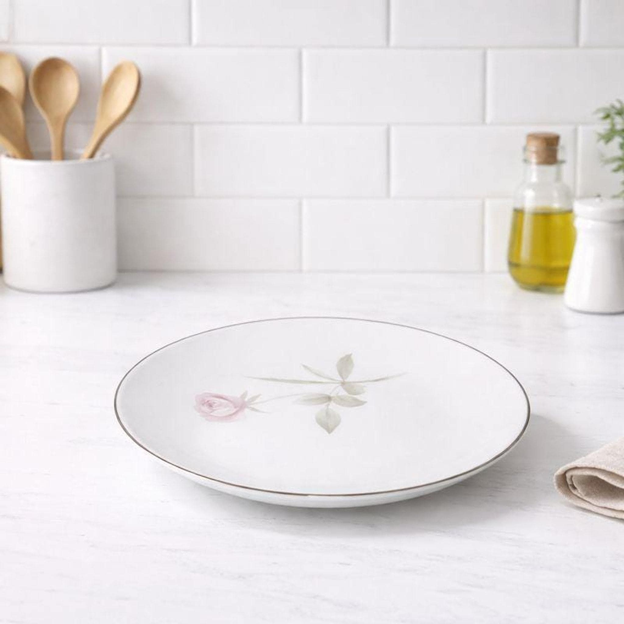 Mikasa Dinner Plate, Roxane Fine China with Platinum Rim
