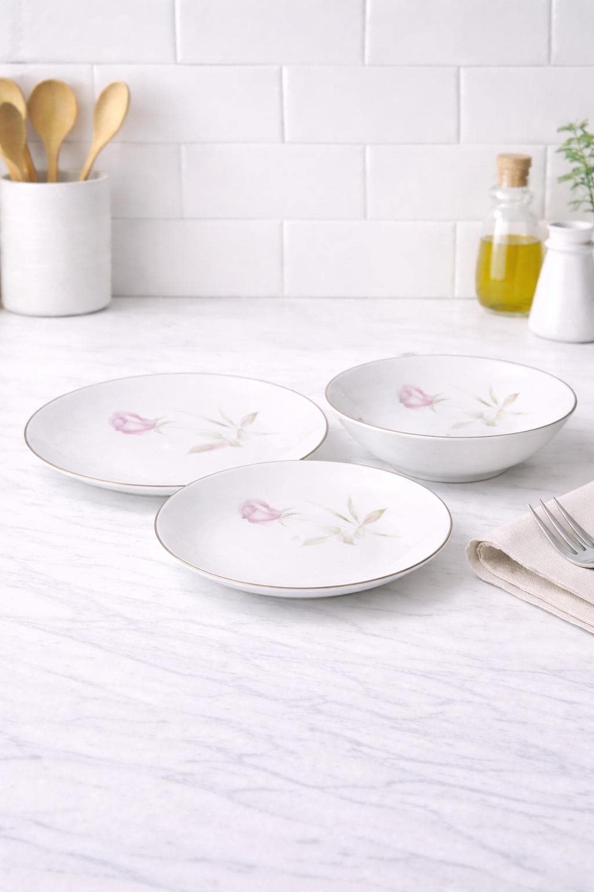 Mikasa Roxane Vintage China Set for 4, Dinner Plates and Bowls, view 2