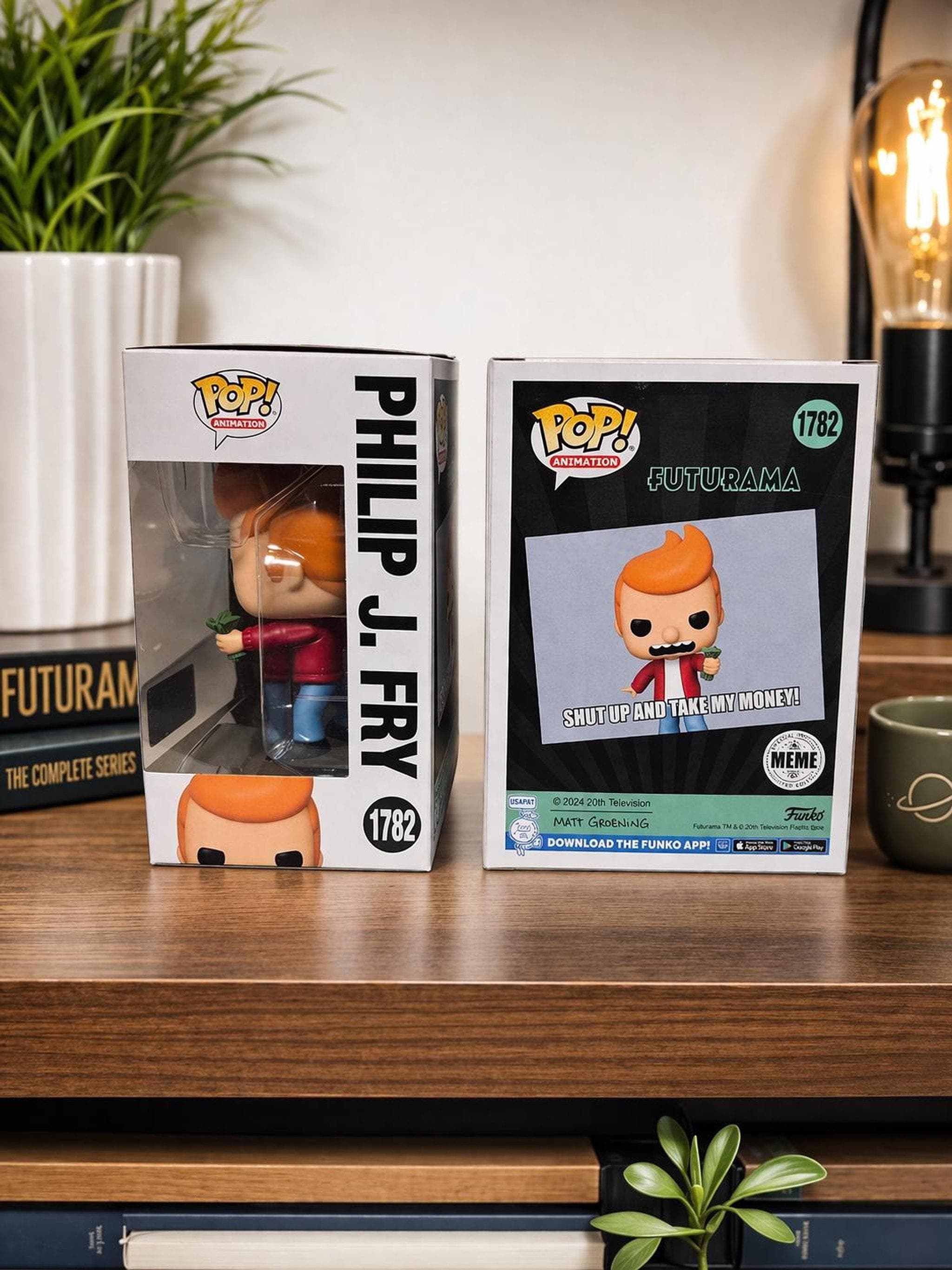 Futurama Funko Pop 1782 Philip J. Fry, Limited Edition Meme Figure, view 3