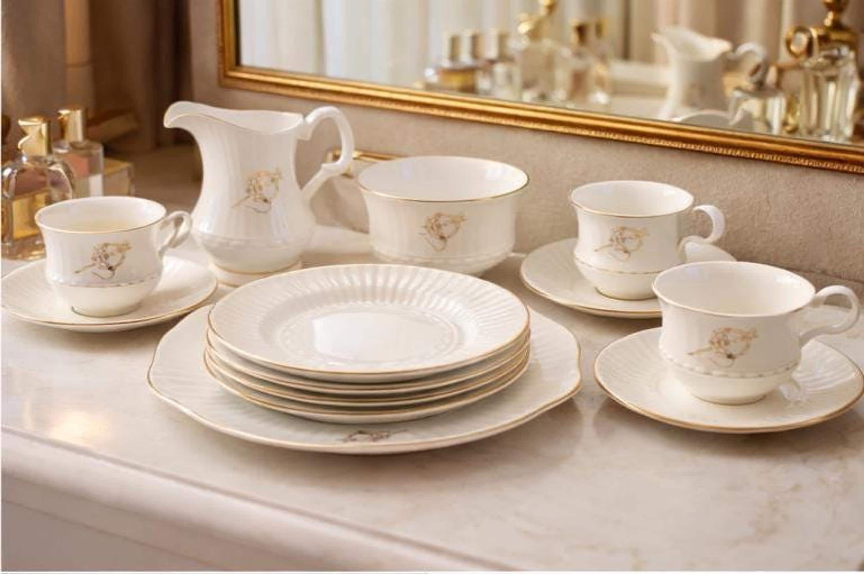 Vintage Tea Set, Royal Tara Fine Bone China with Gold Rim from Ireland, view 3