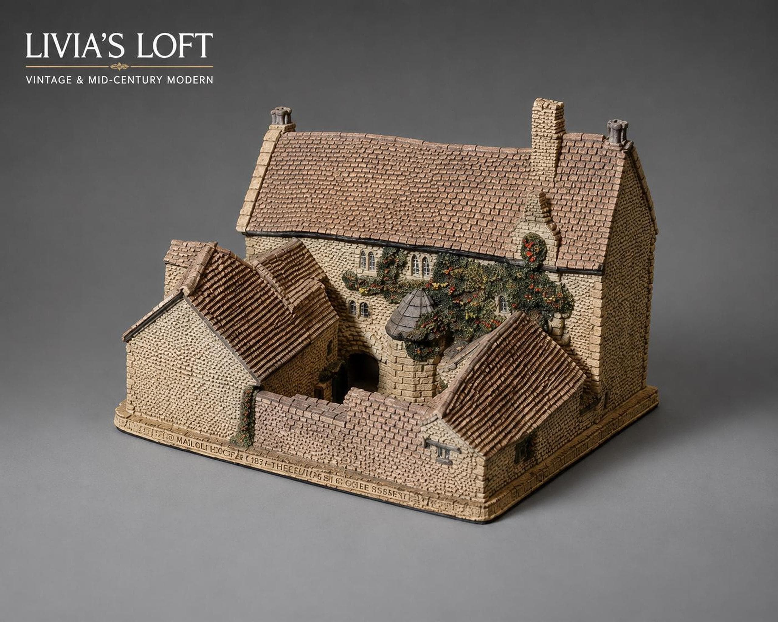 The George Inn Miniature Building, 1987 John Hine Collectible