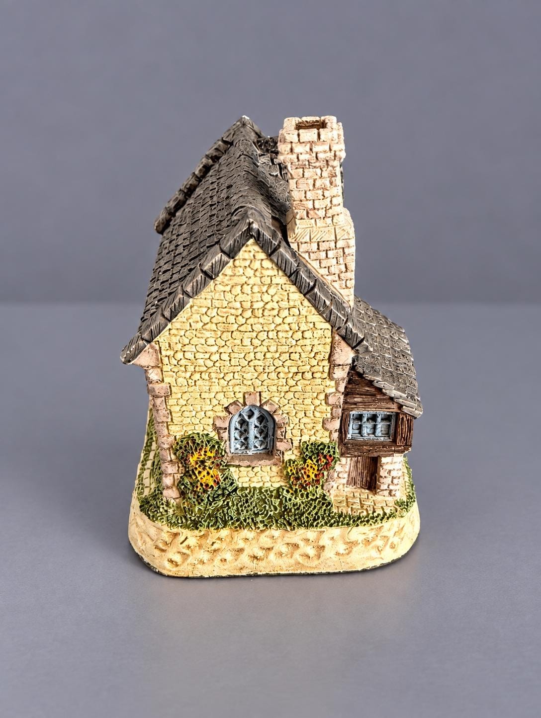 Vintage David Winter Guy Fawkes Cottage | November British Traditions | John Hine England Collectible, view 4
