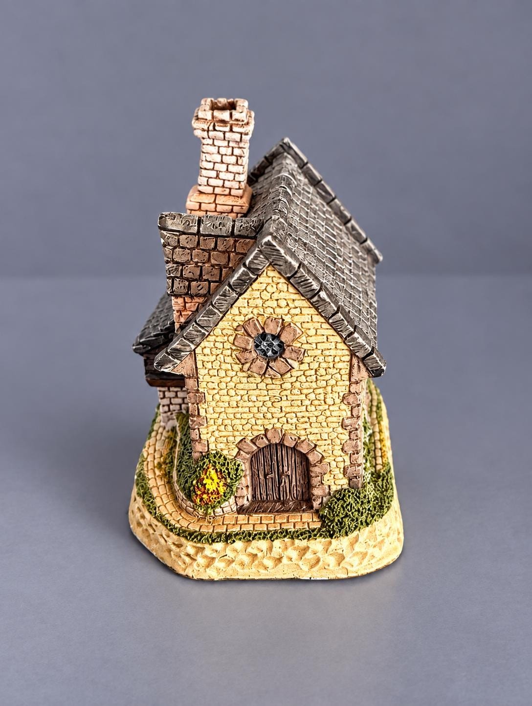 Vintage David Winter Guy Fawkes Cottage | November British Traditions | John Hine England Collectible, view 5
