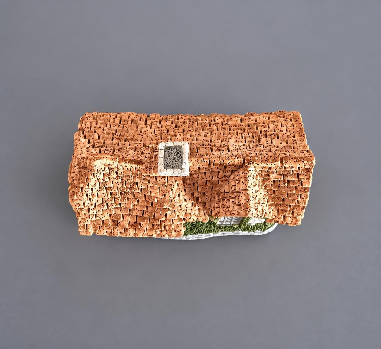 Vintage 1982 David Winter Sussex Cottage | John Hine English Cottage | The Regions Retired Miniature, view 5