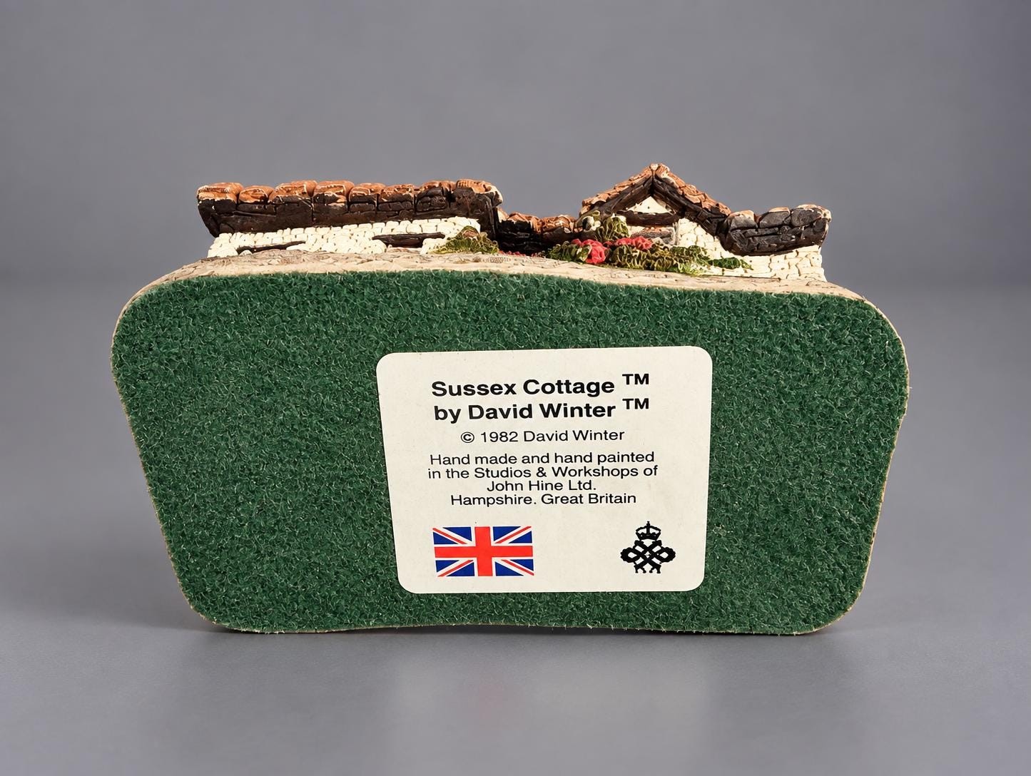 Vintage 1982 David Winter Sussex Cottage | John Hine English Cottage | The Regions Retired Miniature, view 6