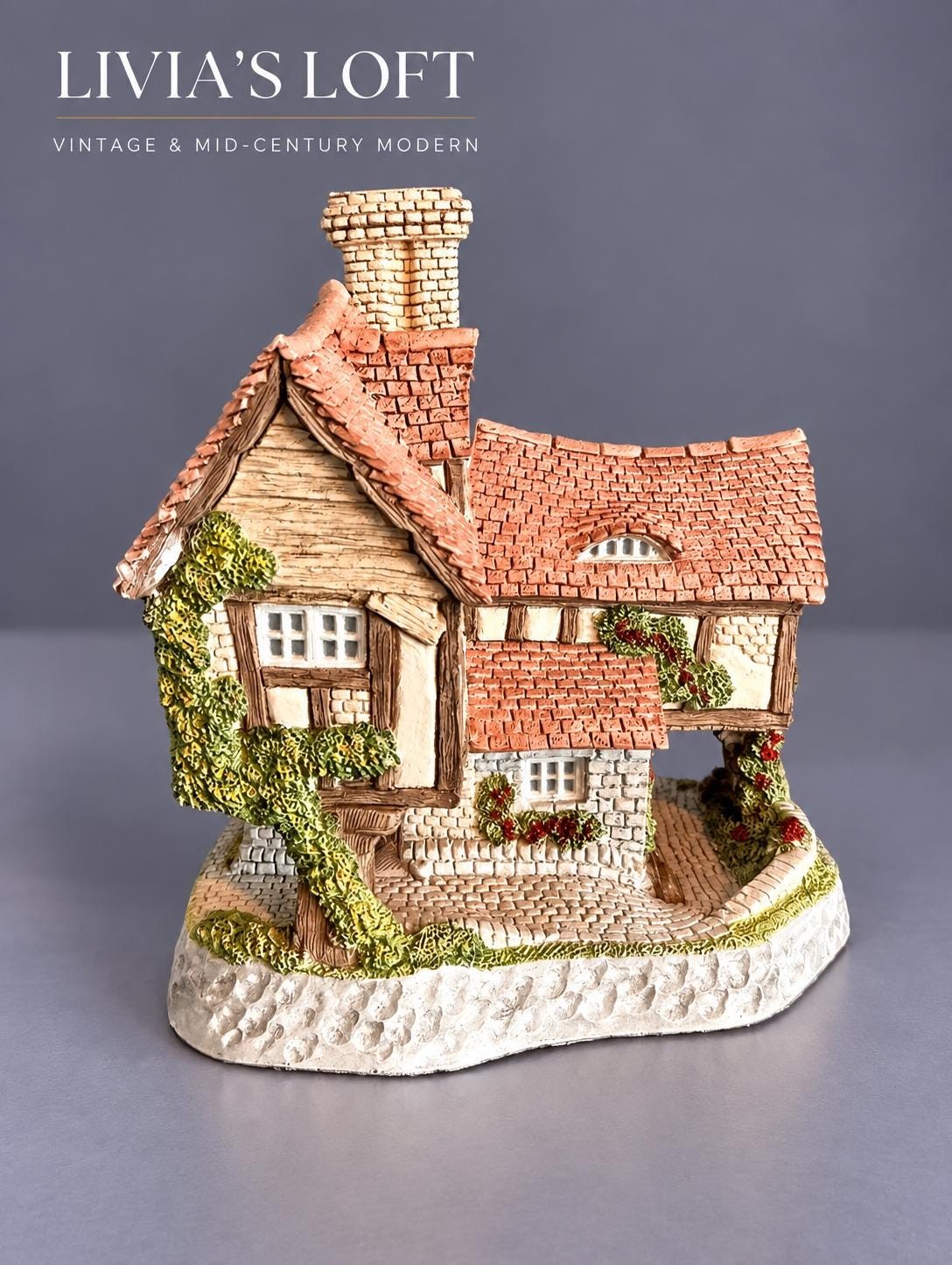 David Winter Tomfool's Cottage 1991 | Collectors Guild Piece No. 9 | John Hine England | Vintage English Cottage, view 1