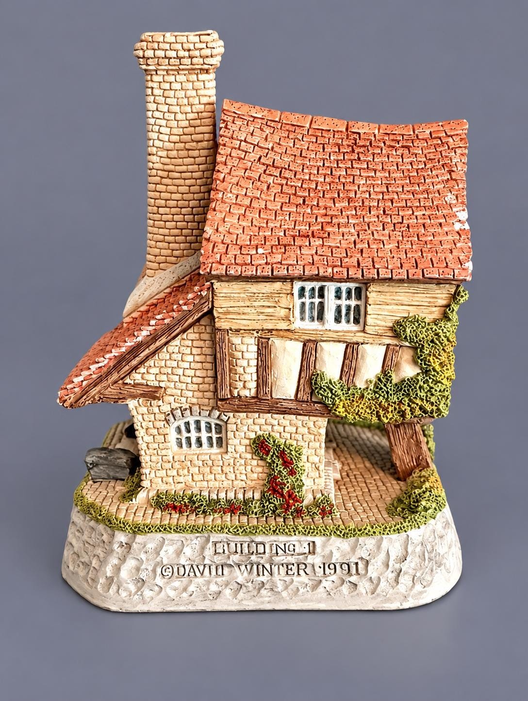 David Winter Tomfool's Cottage 1991 | Collectors Guild Piece No. 9 | John Hine England | Vintage English Cottage, view 3