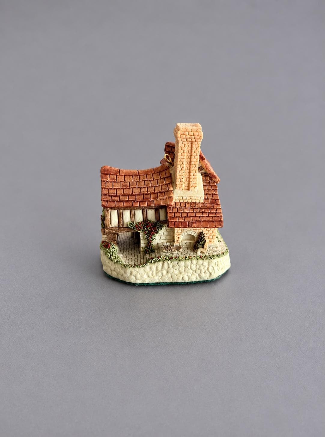 Vintage David Winter Tomfool’s Cottage Ornament | John Hine Studios 1993 English Cottage Christmas Miniature, view 2