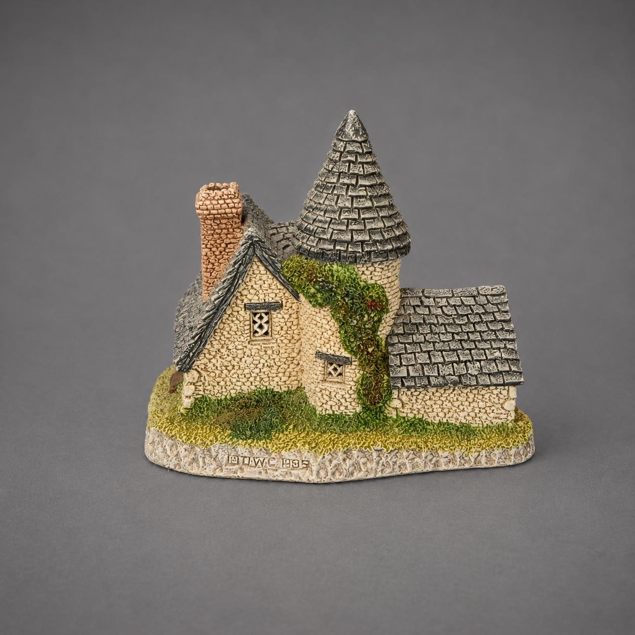 Vintage 1985 David Winter Vicarage Cottage | John Hine Ltd Hand Painted English Cottage Figurine | Made in Great Britain, view 3