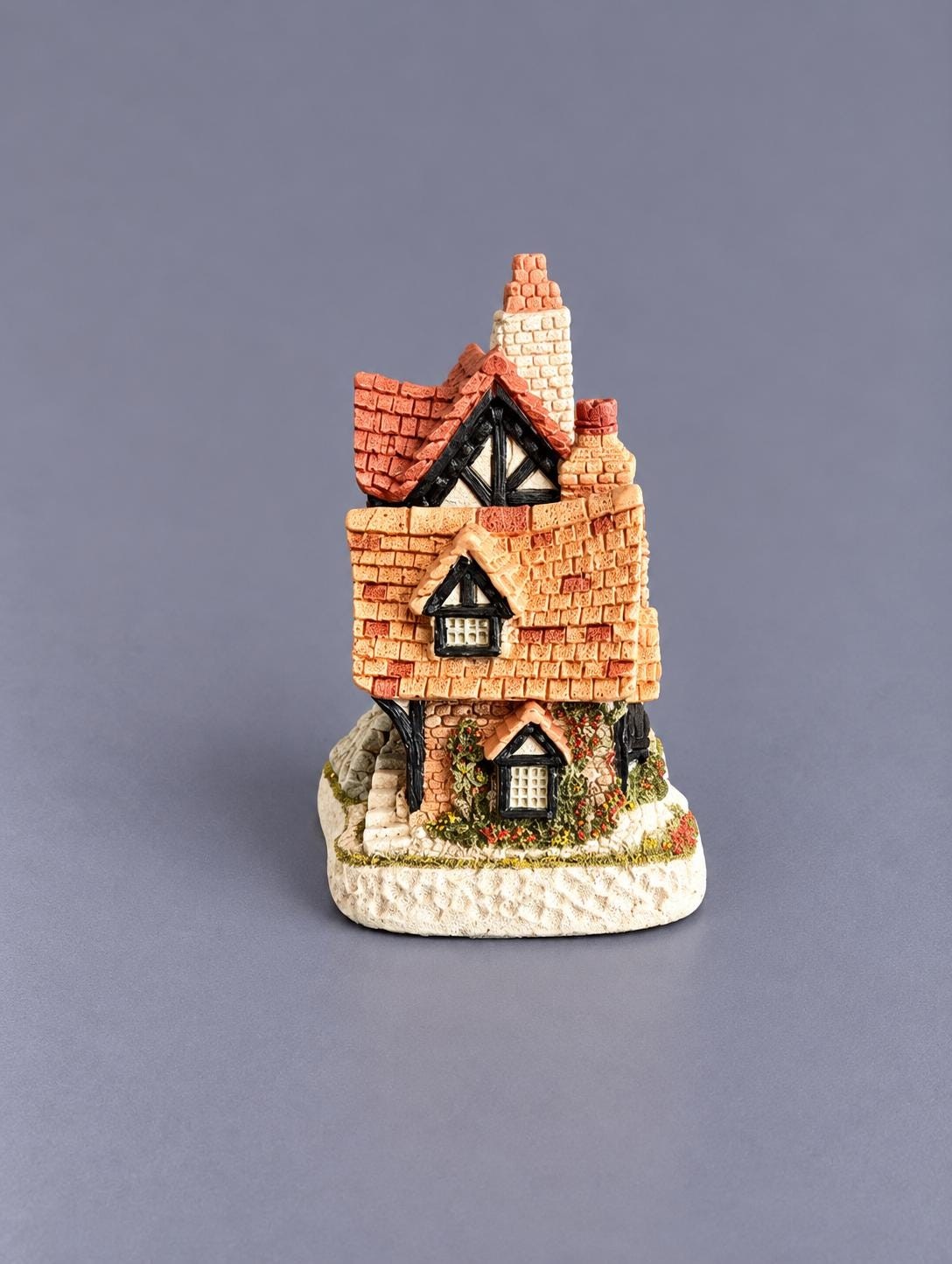 Vintage 1993 David Winter Will-O’-The-Wisp Cottage Ornament | John Hine Studios Tudor Christmas Miniature, view 4