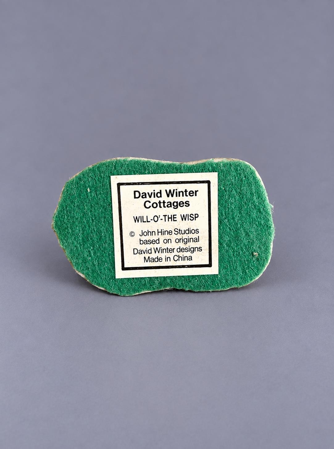 Vintage 1993 David Winter Will-O’-The-Wisp Cottage Ornament | John Hine Studios Tudor Christmas Miniature, view 6