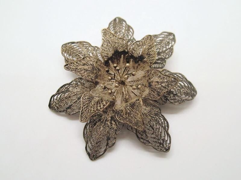 Vintage 1940's Italian Cannetille Silver Flower Hand Crafted Brooch.