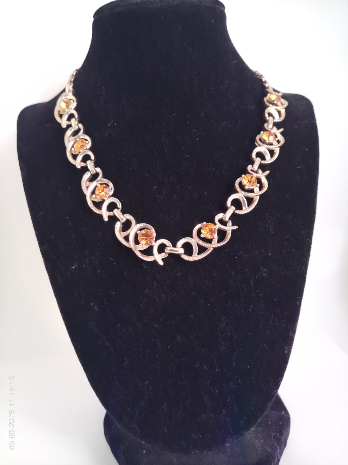 Vintage Amber Stoned Gold Scrolled Fancy Choker Necklace.