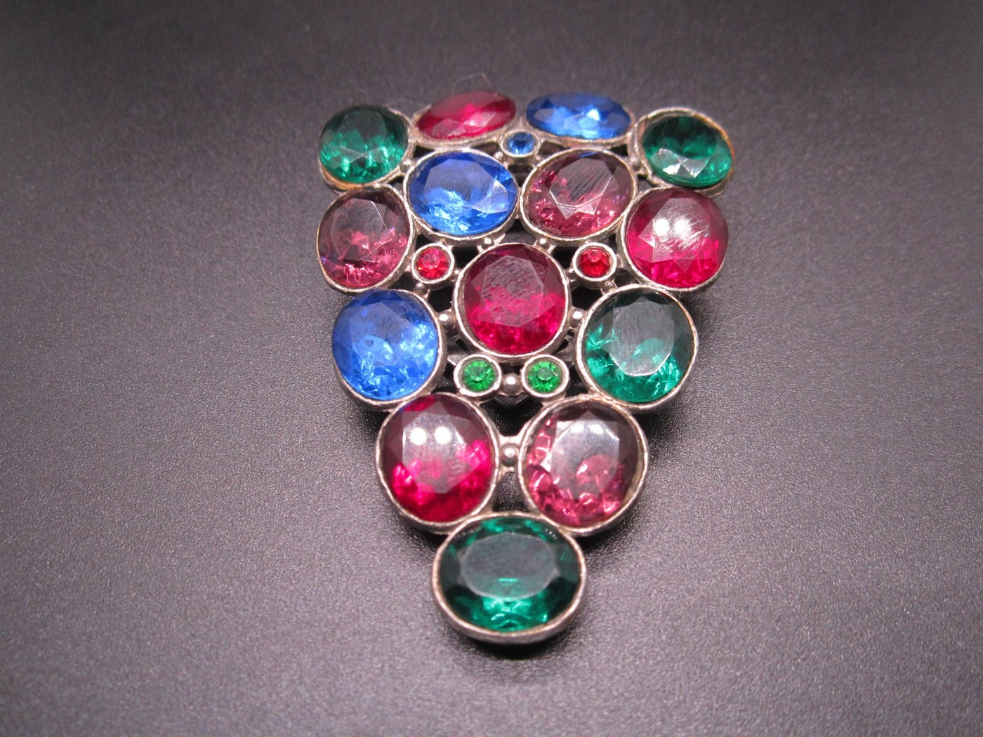 Vintage Art Deco Glass Stone Brooch: Jeweled Tones Scarf Clasp