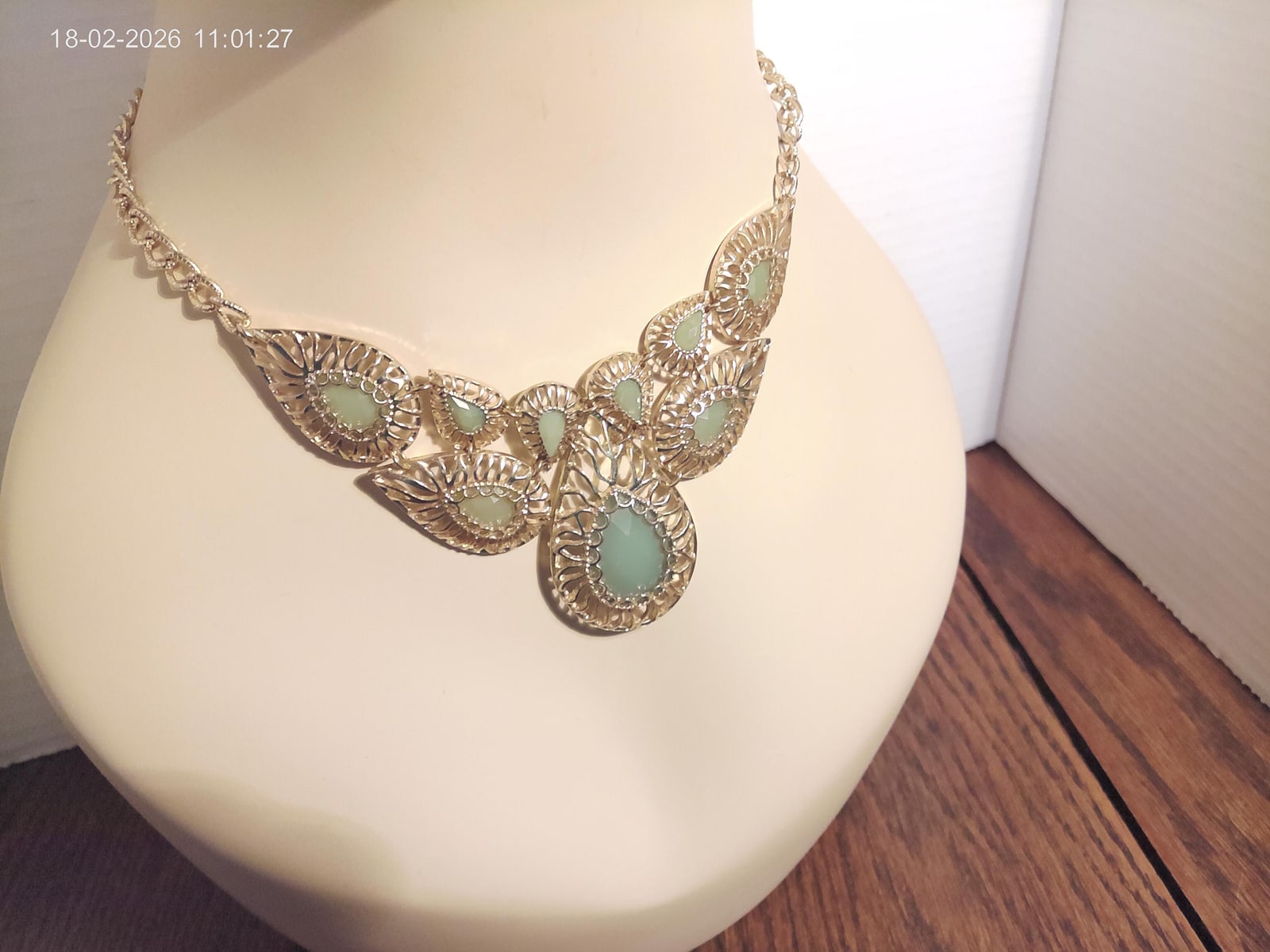 Vintage Green Glass 1980's Statement Necklace-Choker.