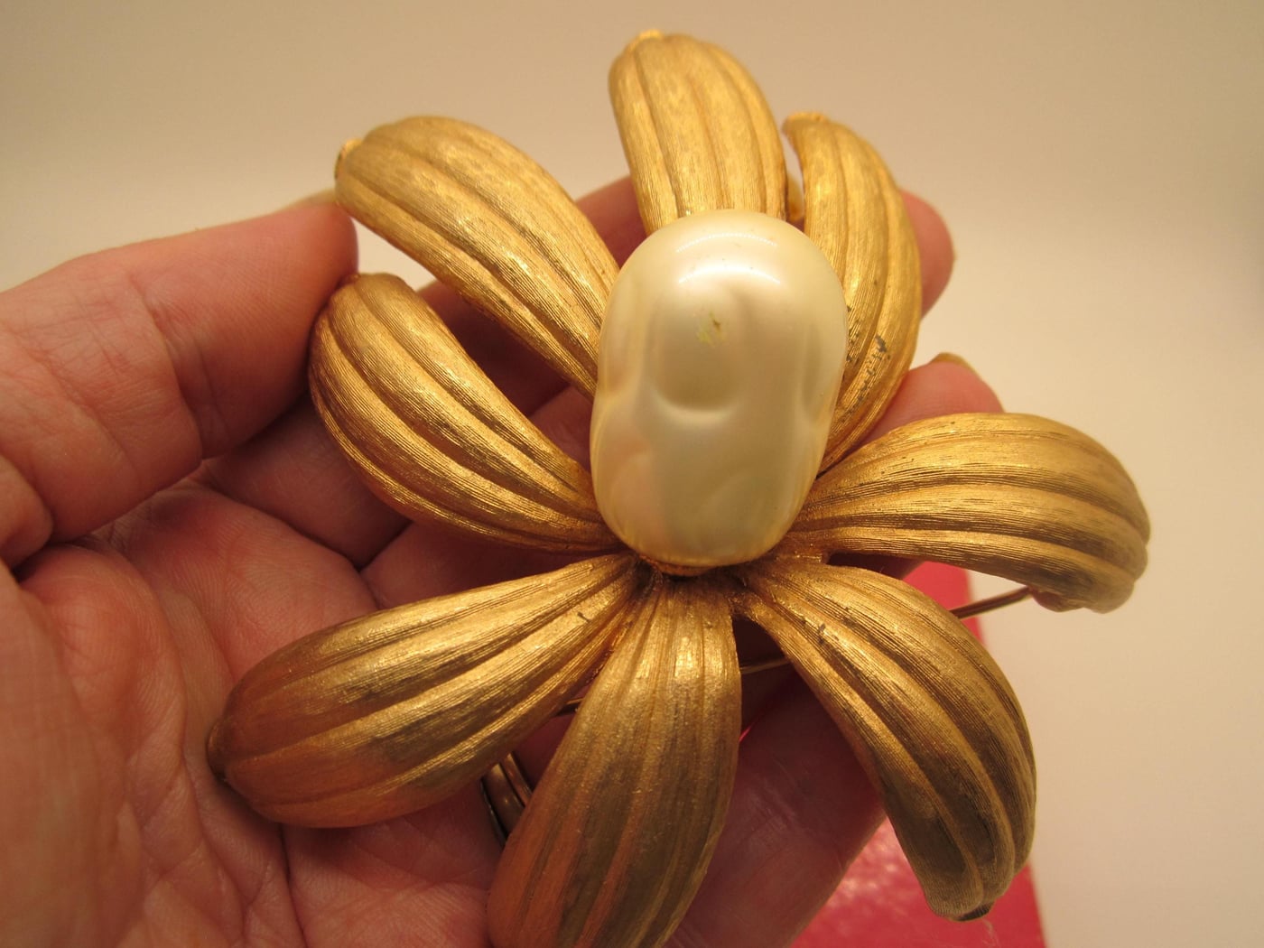 Vintage Judy Lee Flower Brooch: Simulated Pearl, Modernist Style