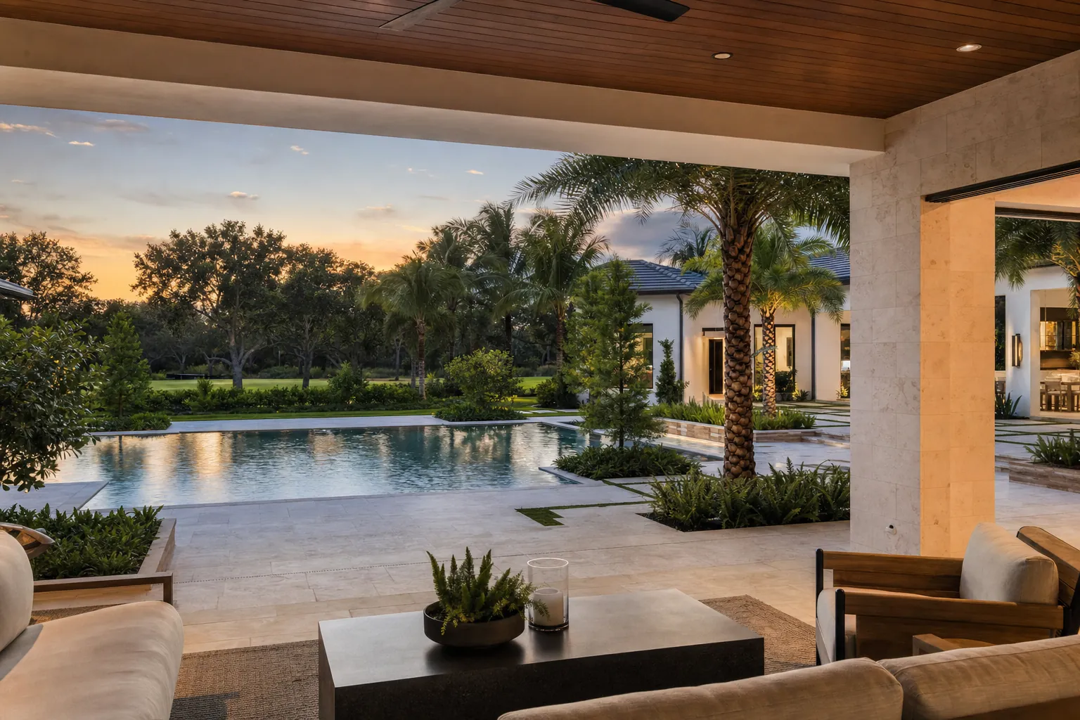 Contemporary Florida outdoor living space