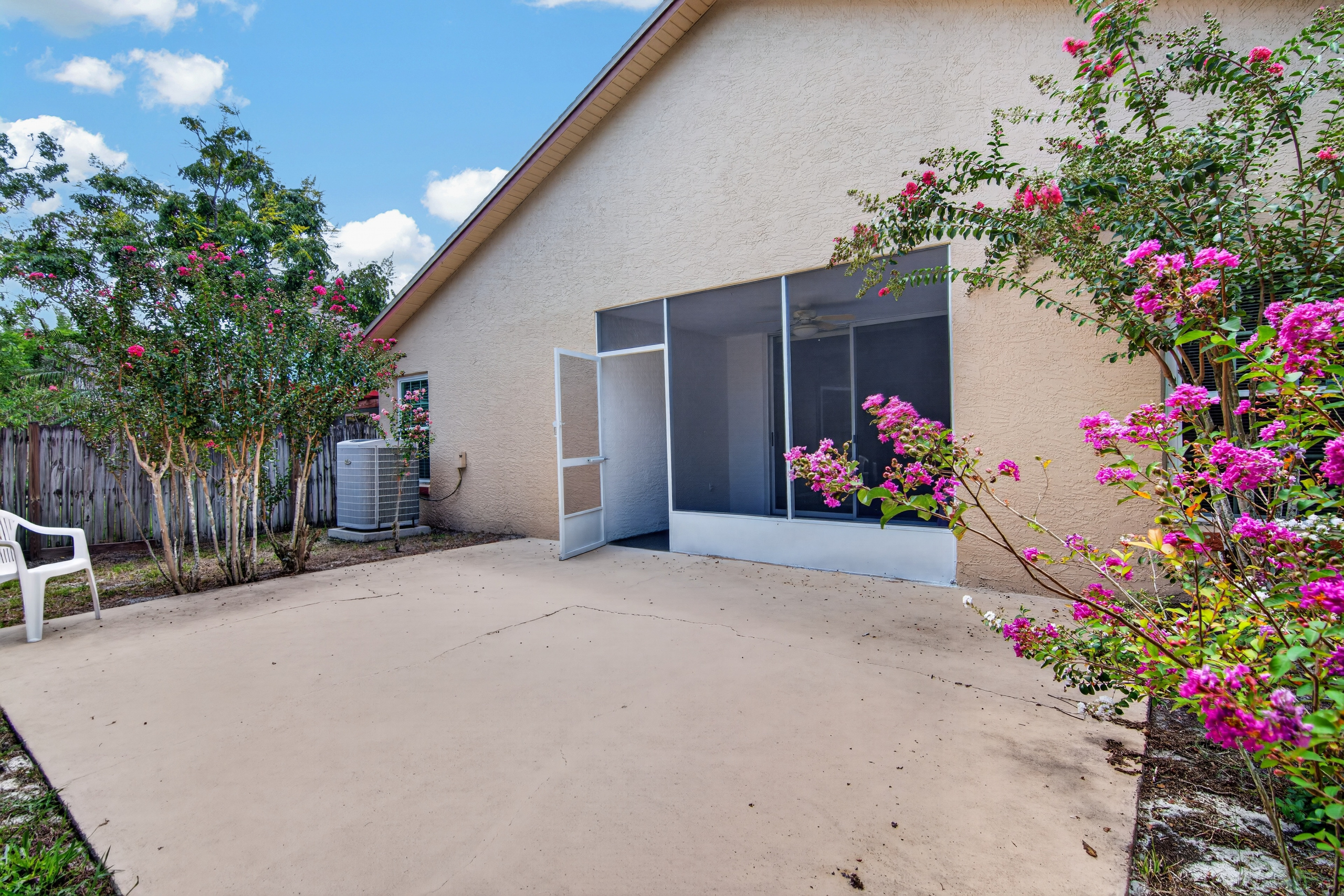 Outdoor patio at 1053 Sugarberry Trail