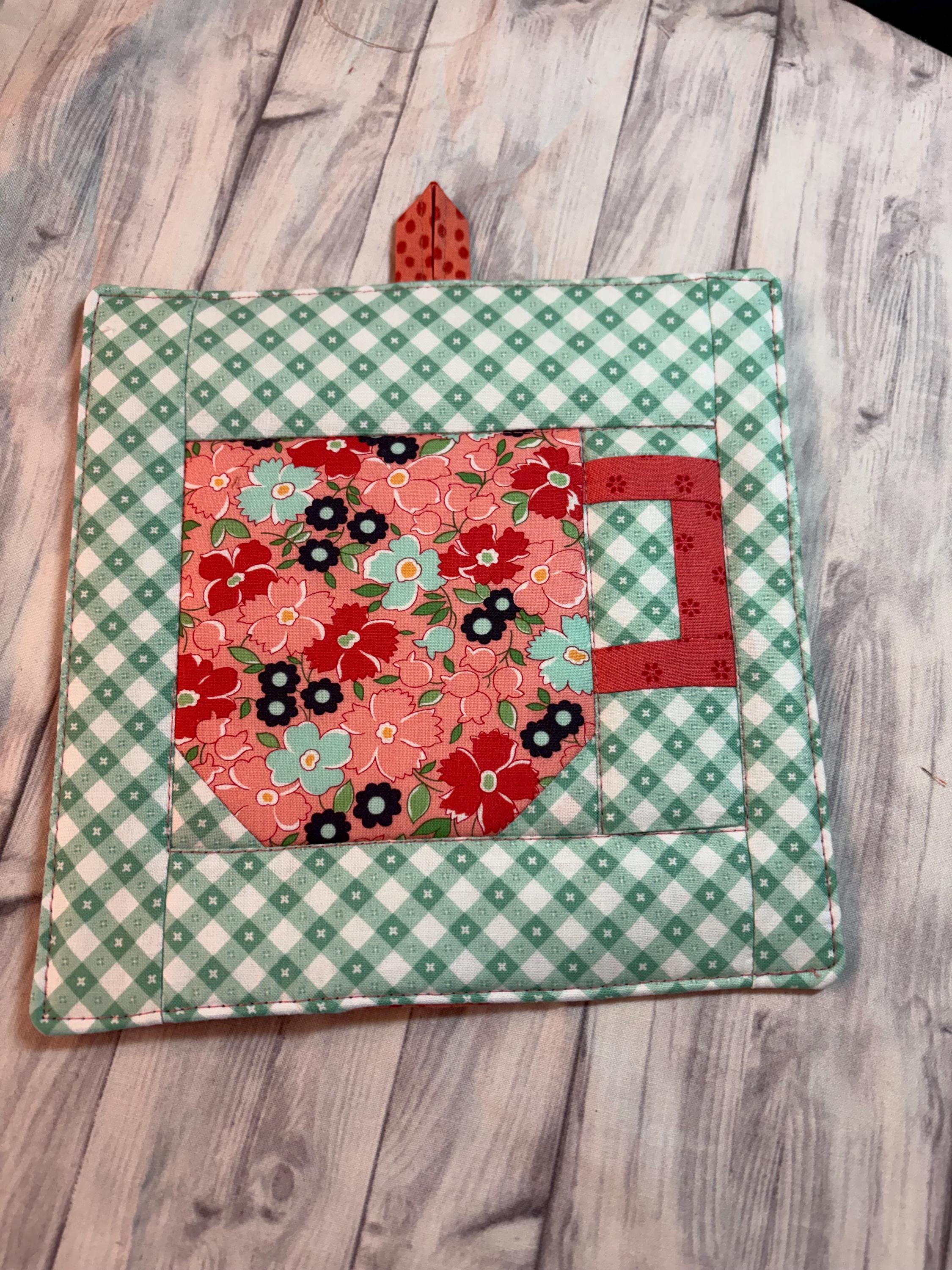 Single teacup potholder, 8.25” homemade quilted