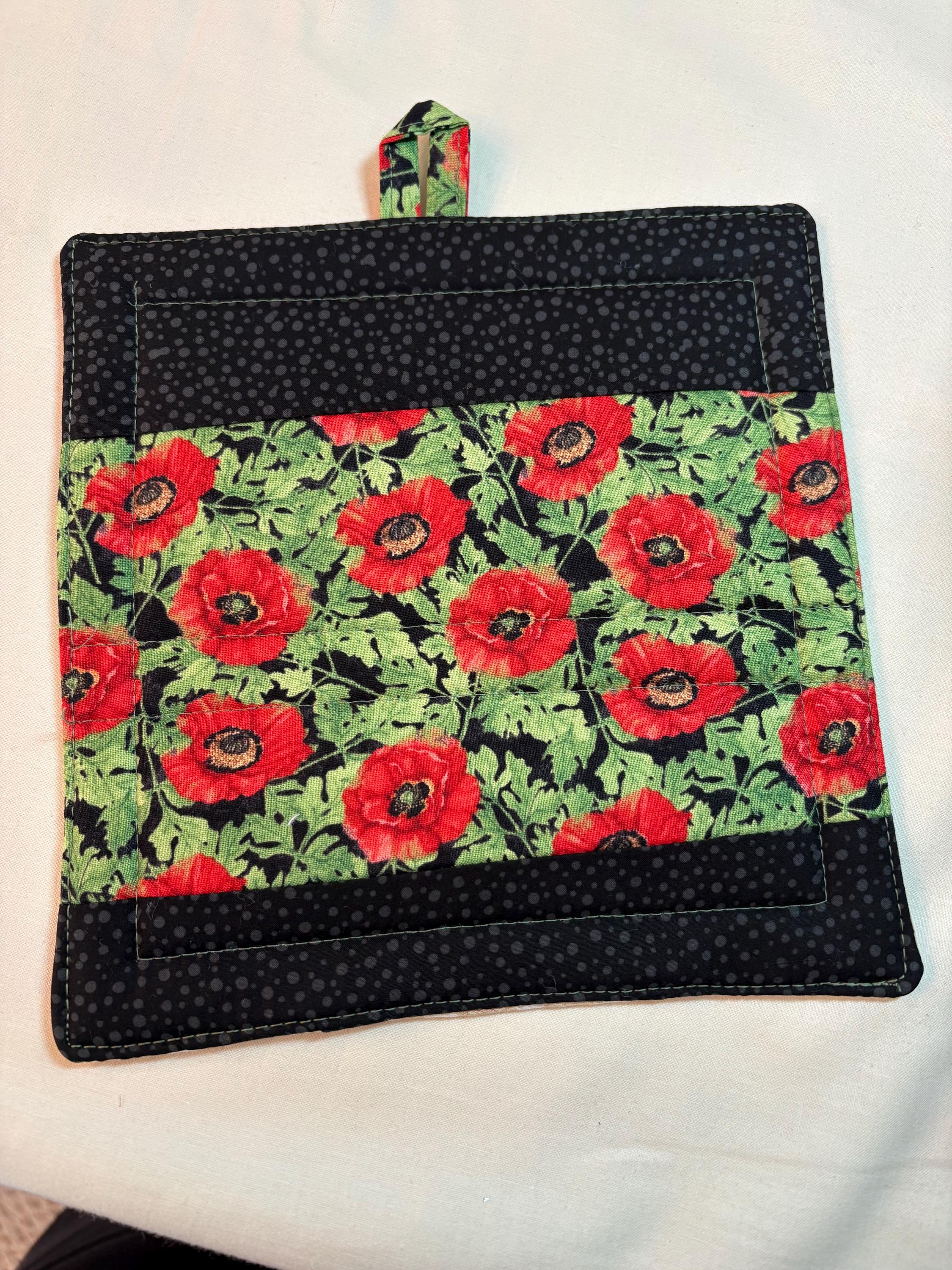 Single Poppy potholder 8” homemade quilted gift view 4