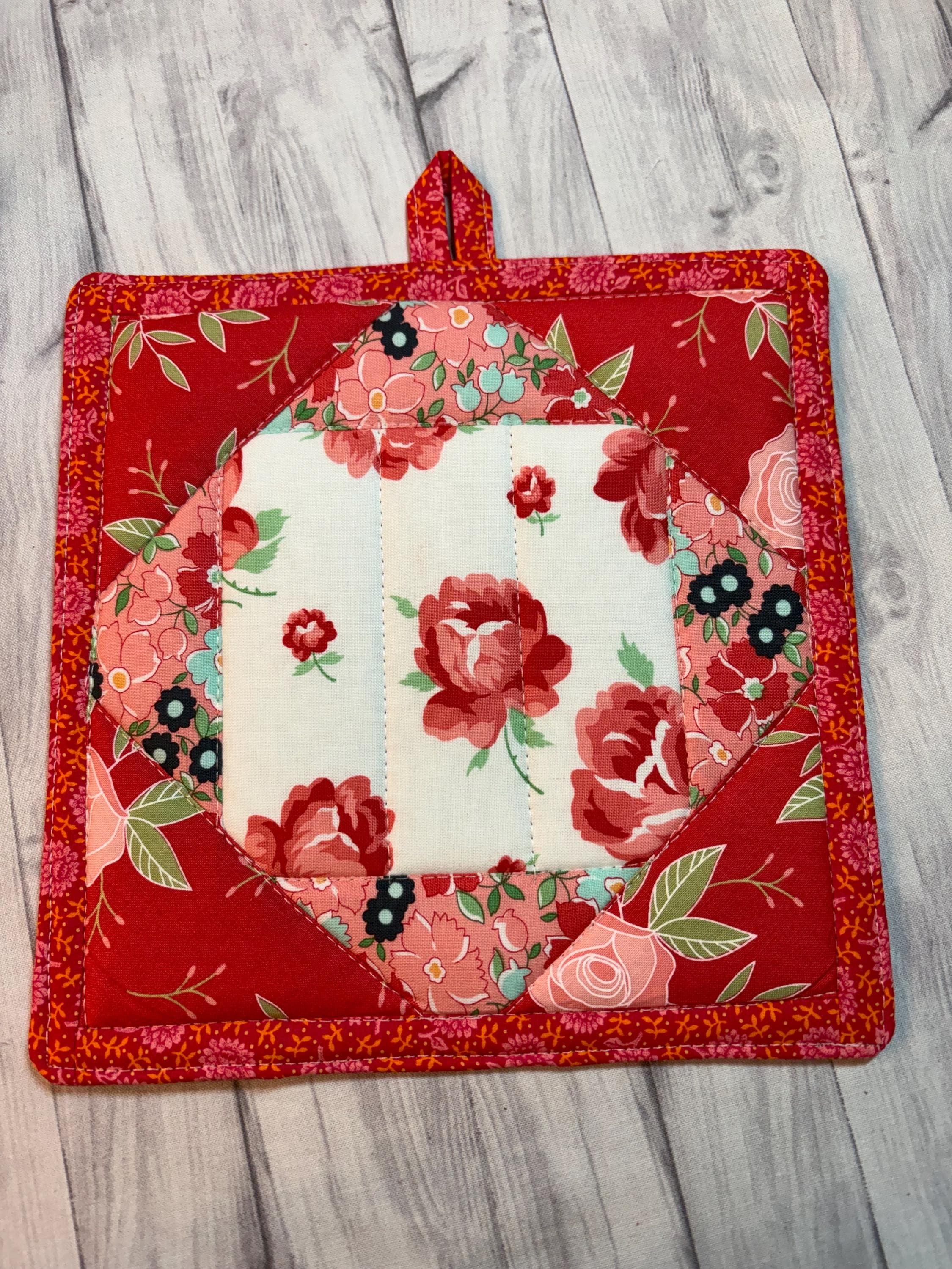 Single Pink Red Rose pieced potholder, 8” homemade quilted