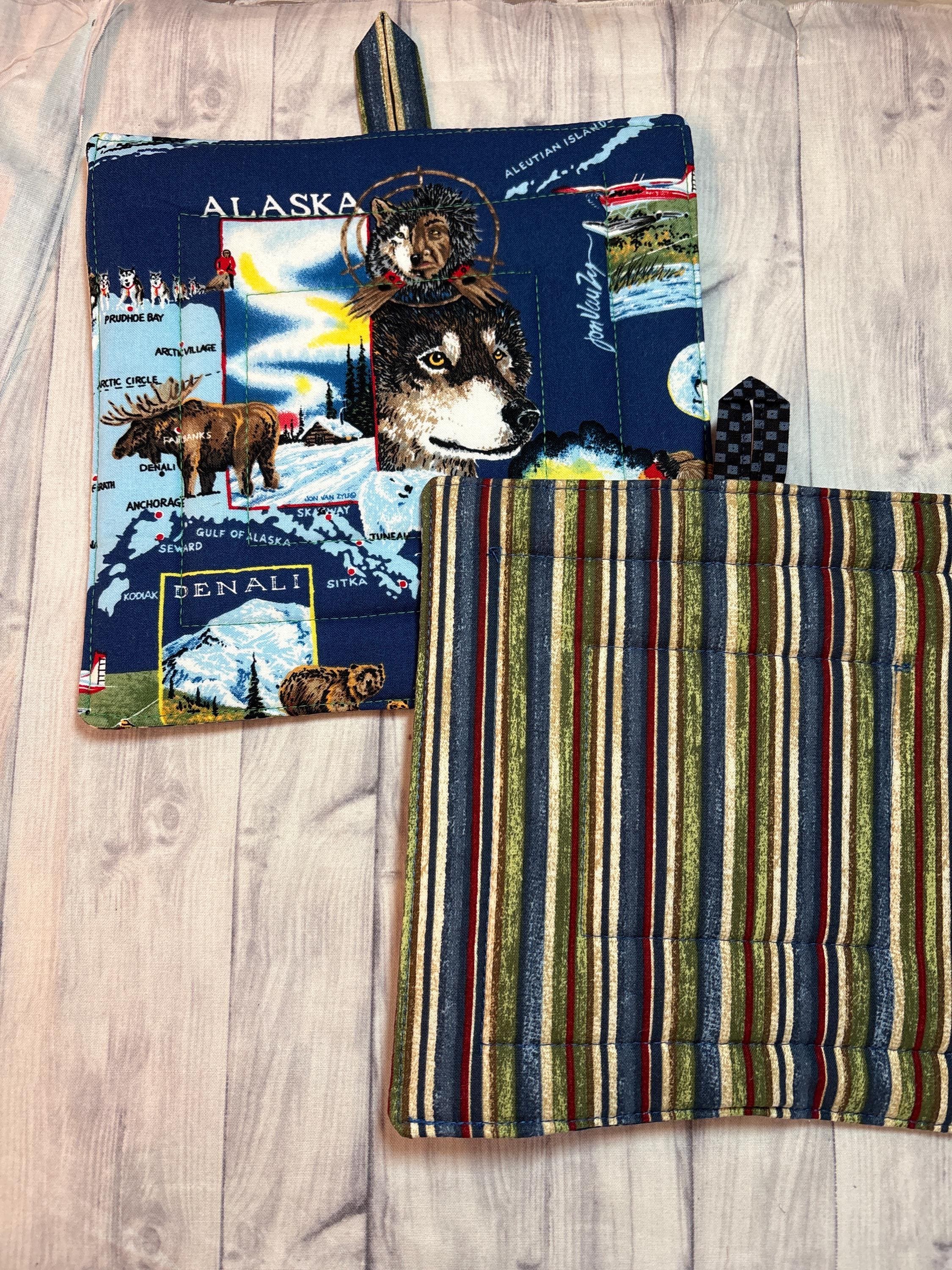 Pair (2) Alaska Denali theme potholders 8.25” homemade quilted gift view 2
