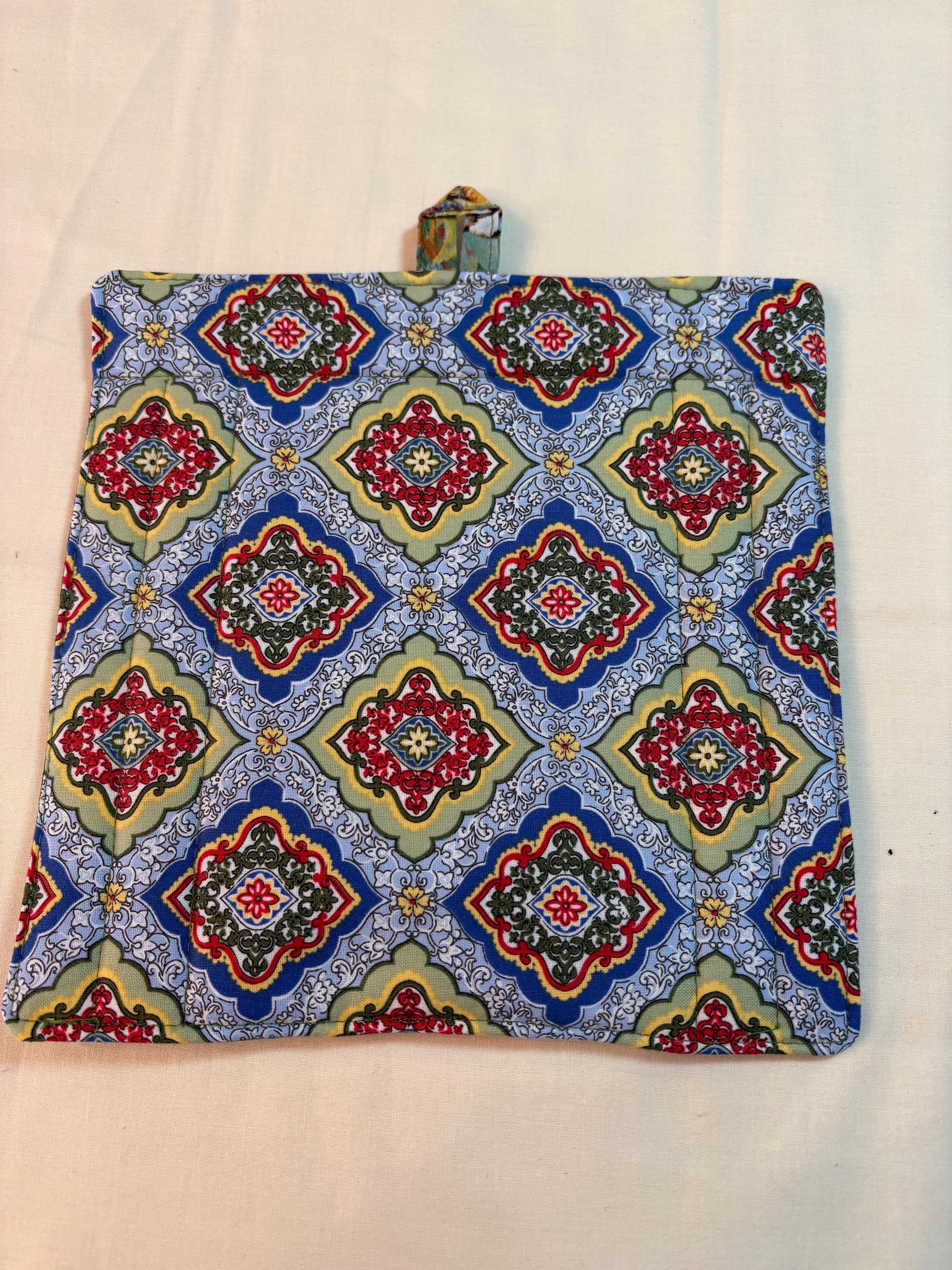 Single Bird potholder 8.25” homemade quilted gift view 2