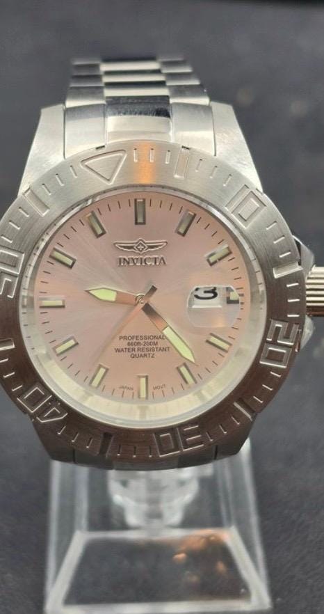 Mens invicta quartz watch