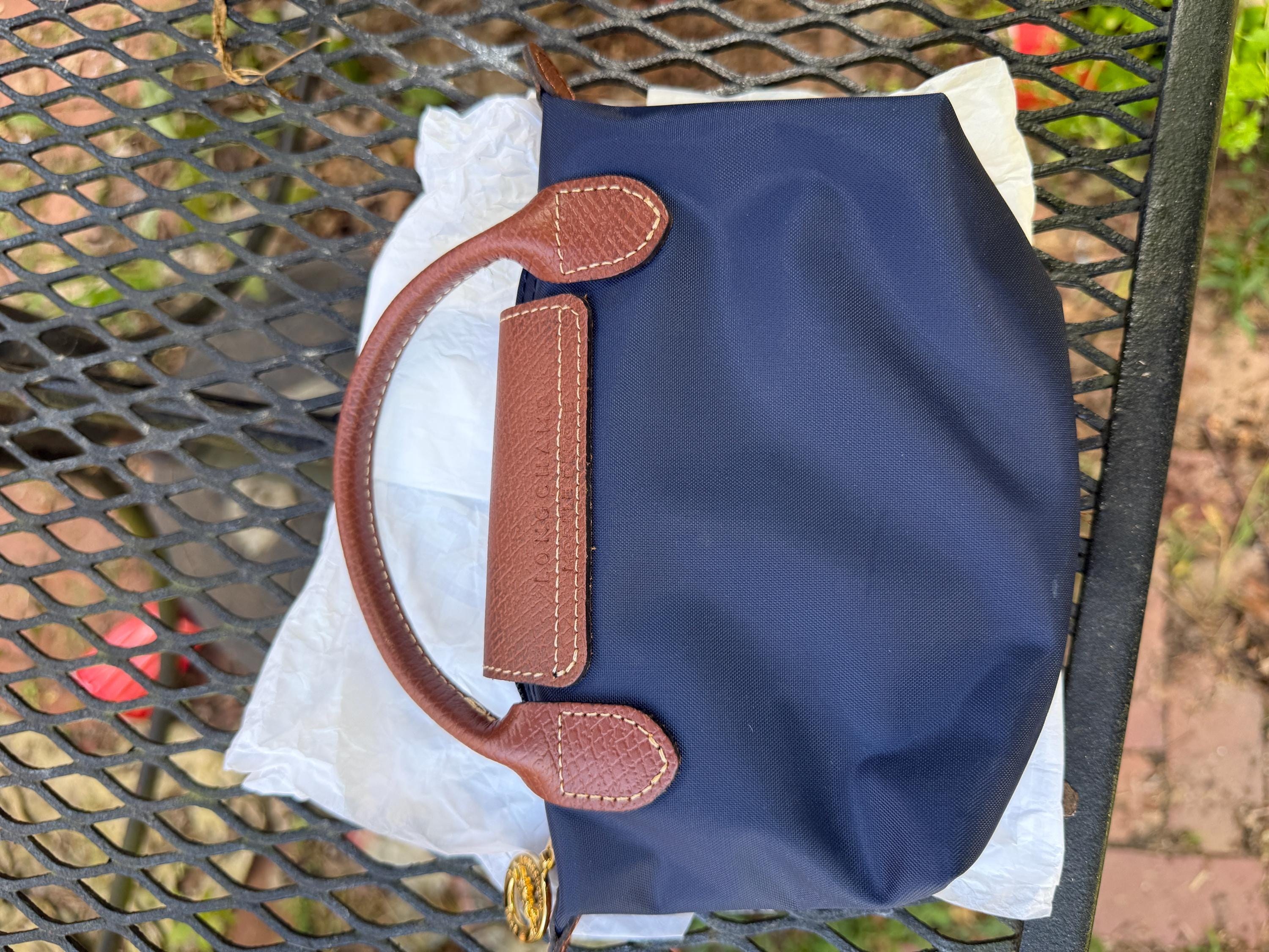 Longchamps vintage NOS cosmetic bag detail 2
