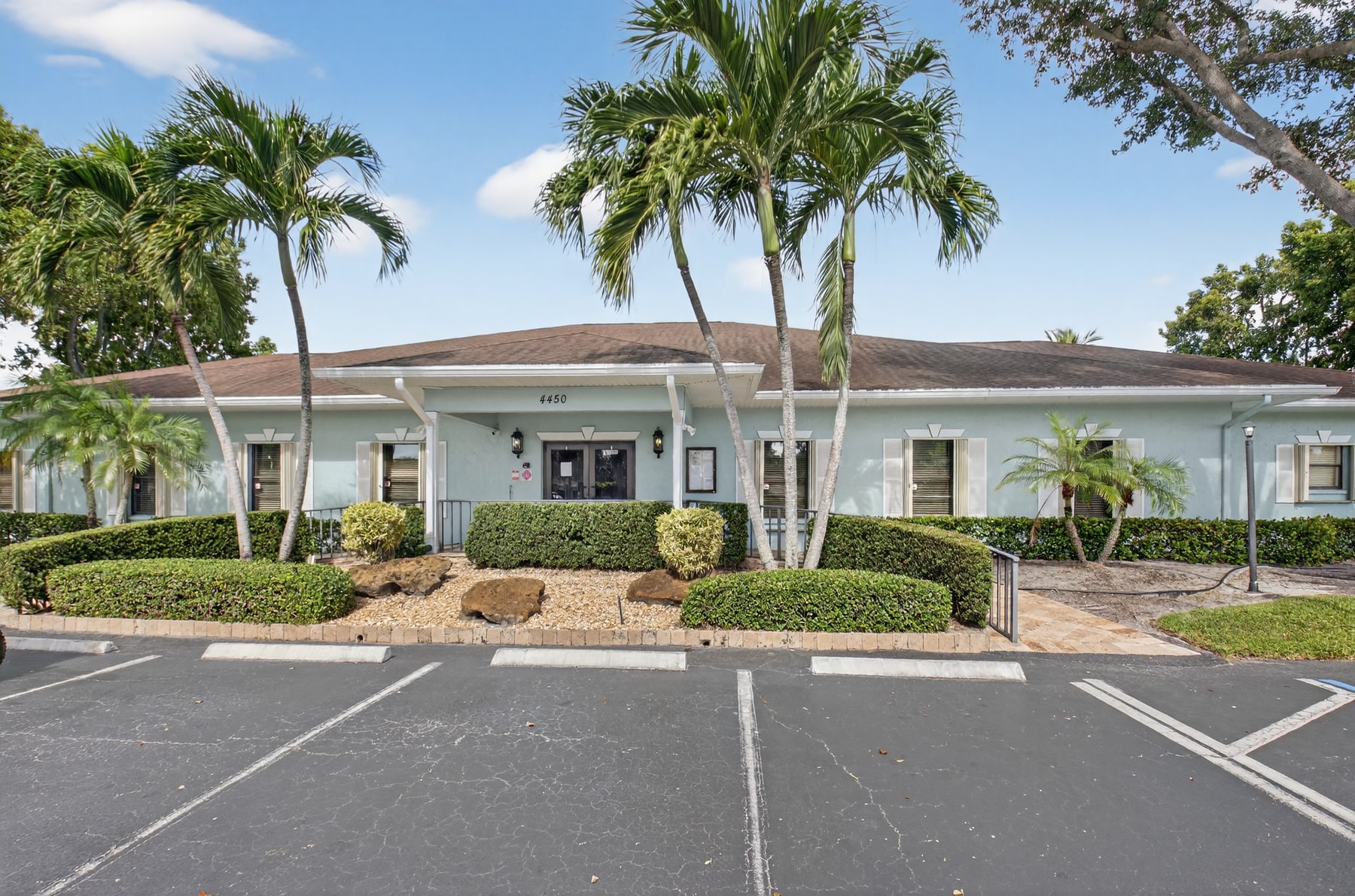 Bent Tree Villas East clubhouse exterior in Boynton Beach