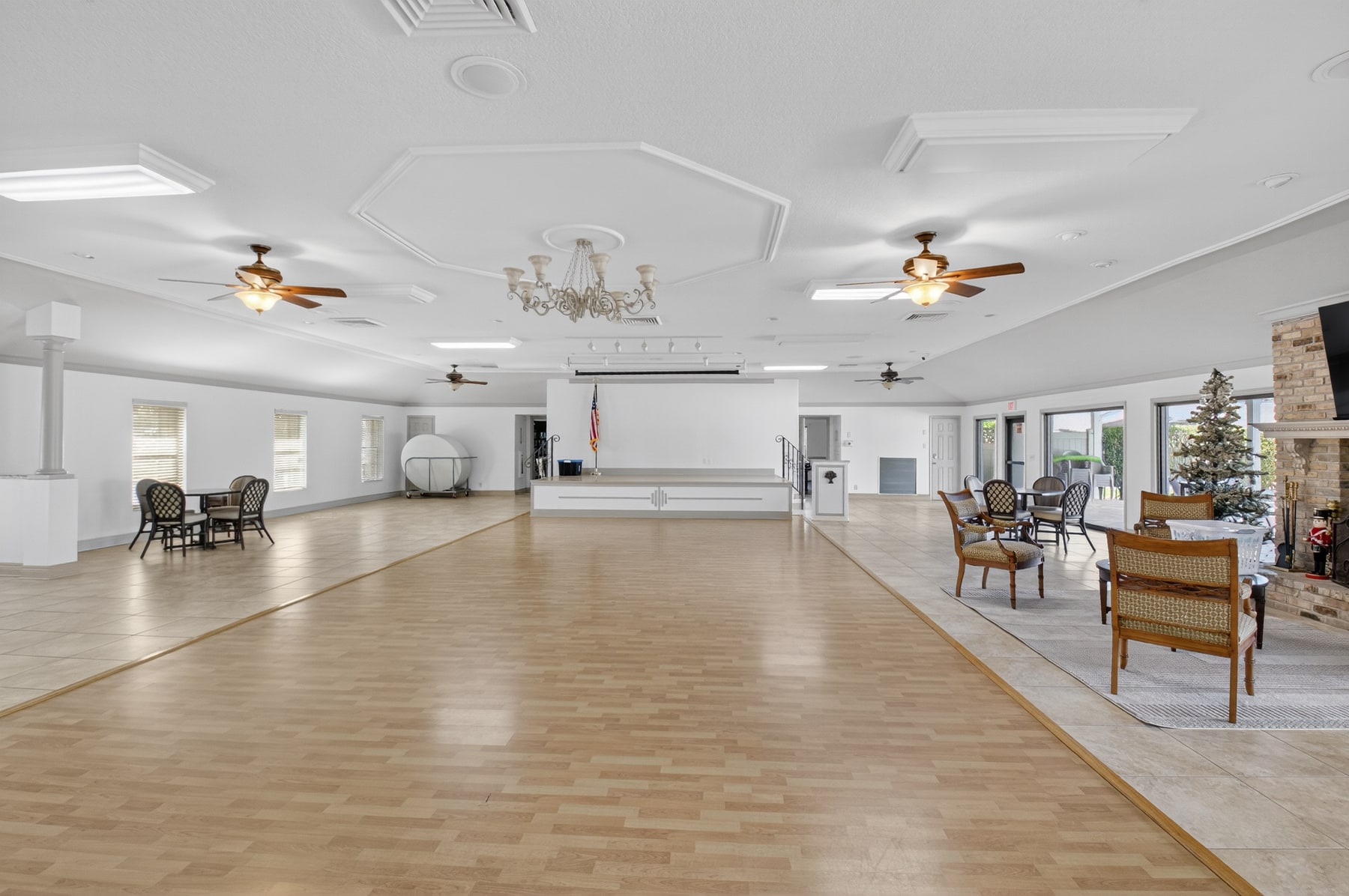 Social room at Bent Tree Villas East clubhouse