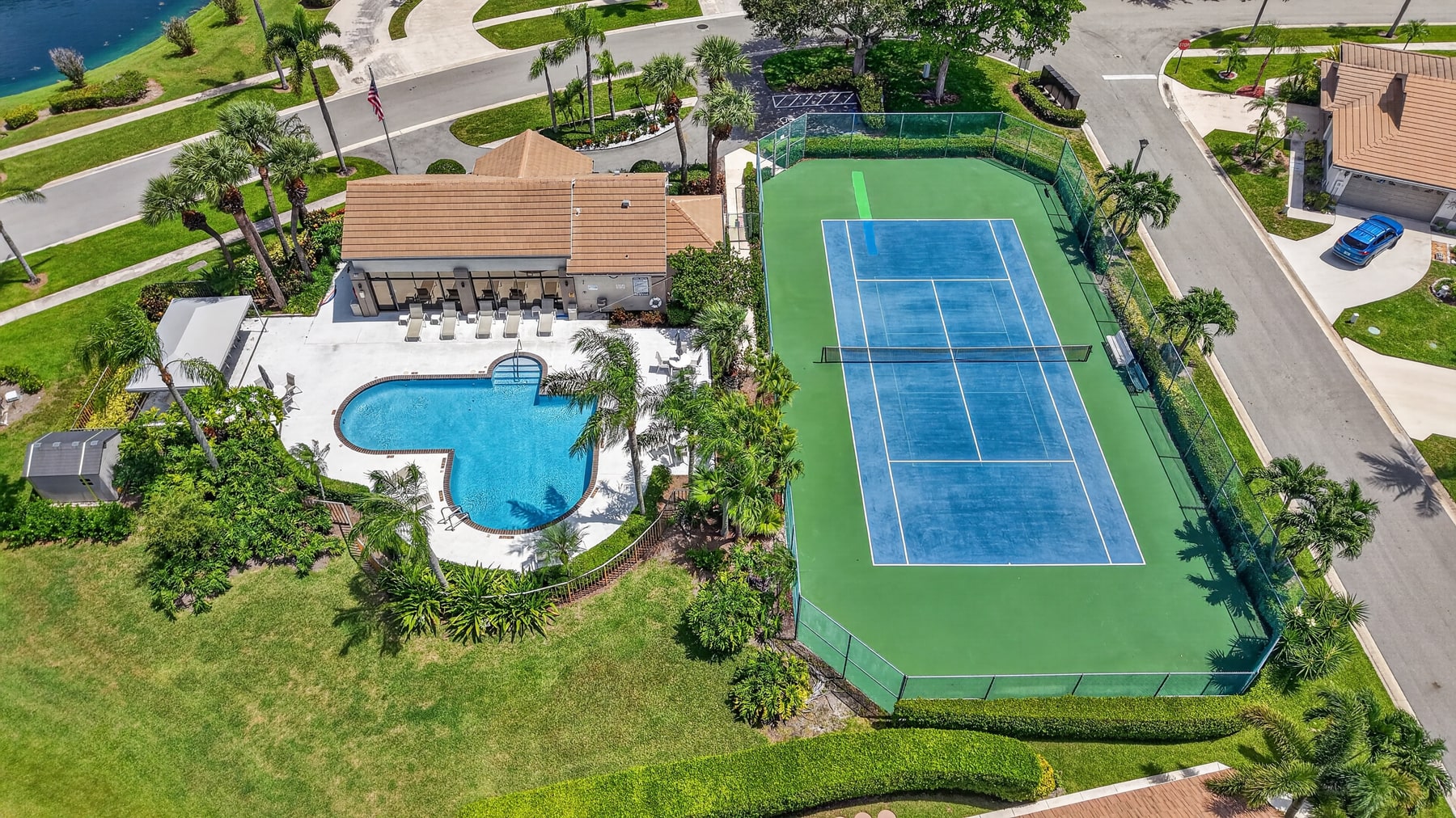 Aerial view of the Brighton Lakes pool and tennis court