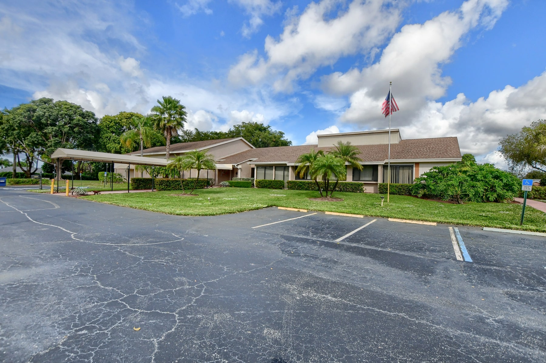 Coco Wood Lakes clubhouse exterior
