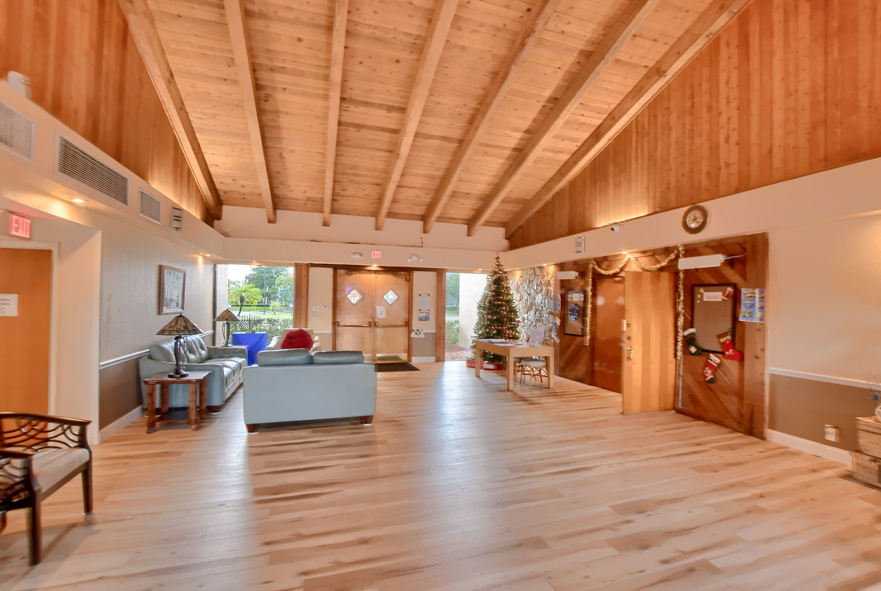 Clubhouse lounge at Coco Wood Lakes
