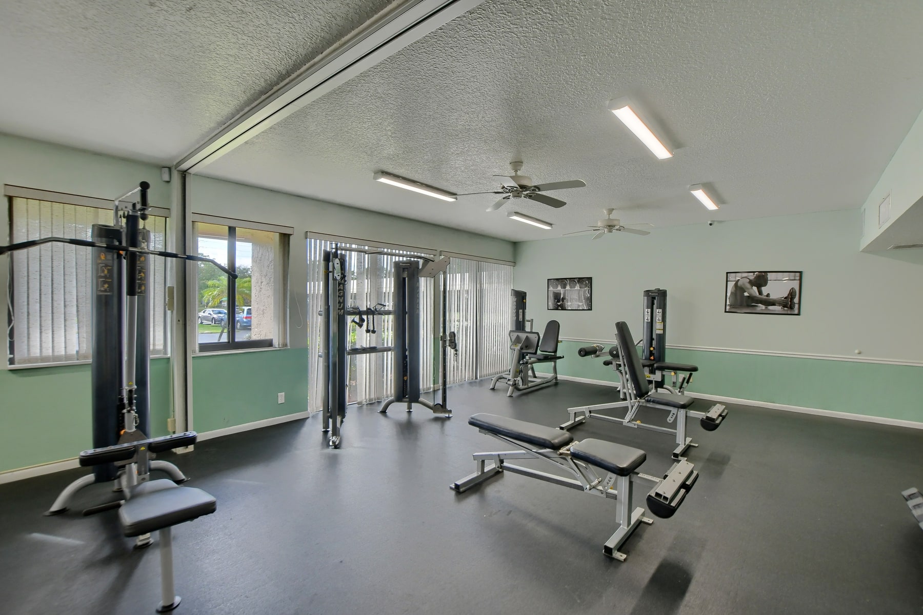 Fitness center at Coco Wood Lakes