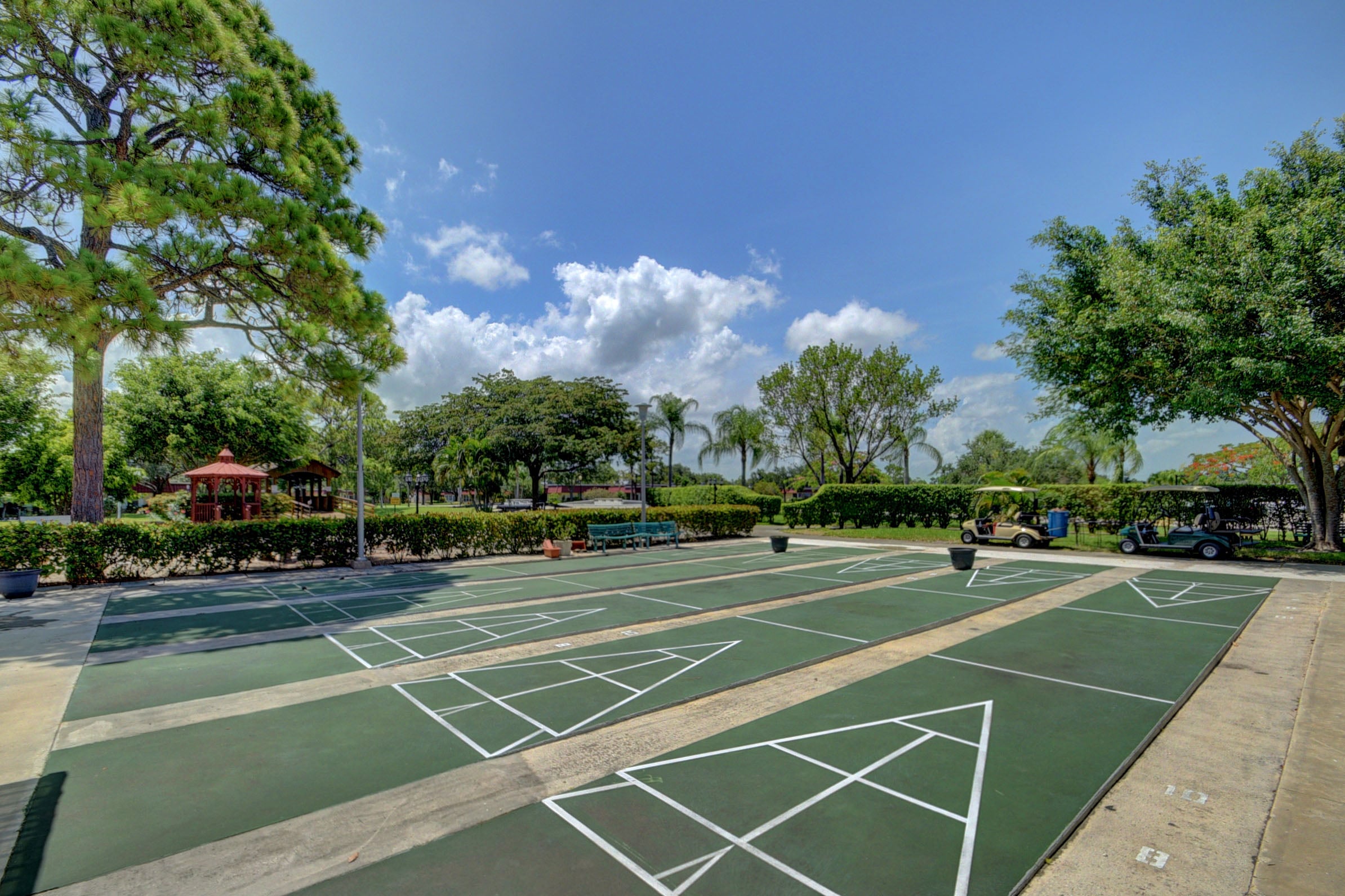 Tennis courts at Covered Bridge