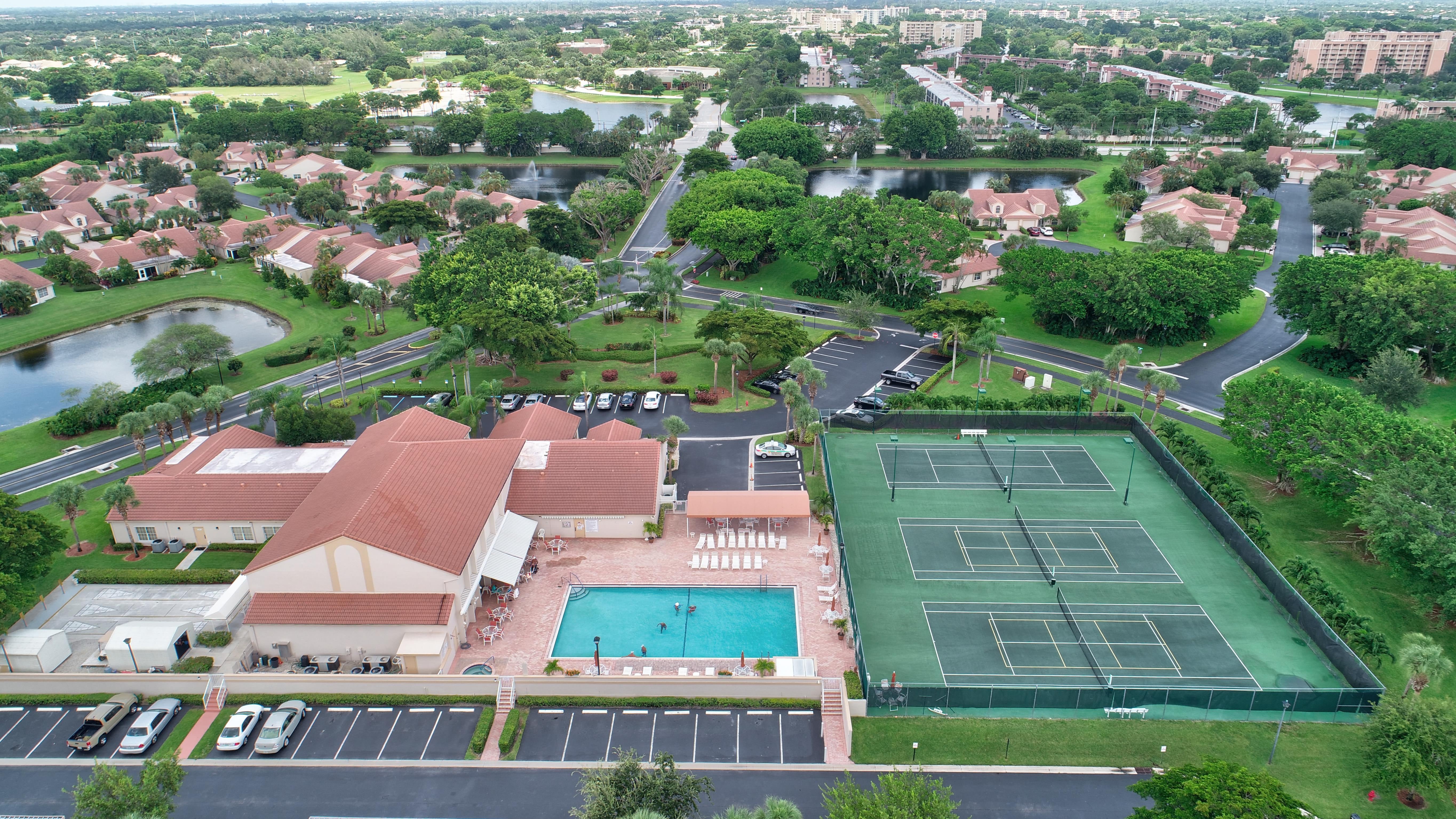 Aerial view of Emerald Pointe recreation campus