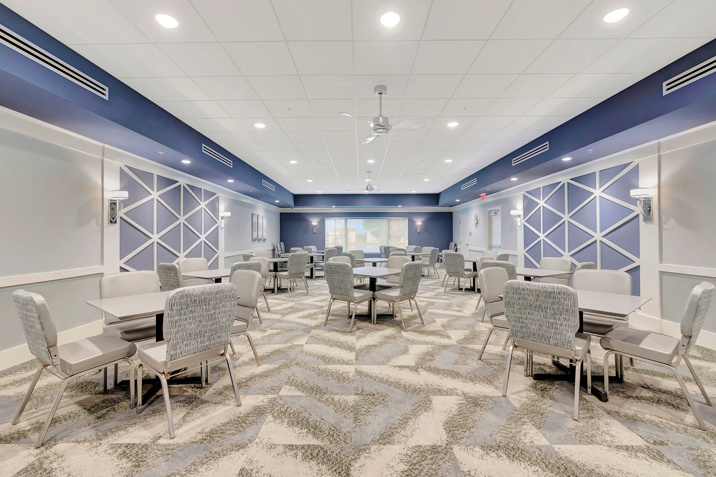 Social lounge at Huntington Pointe
