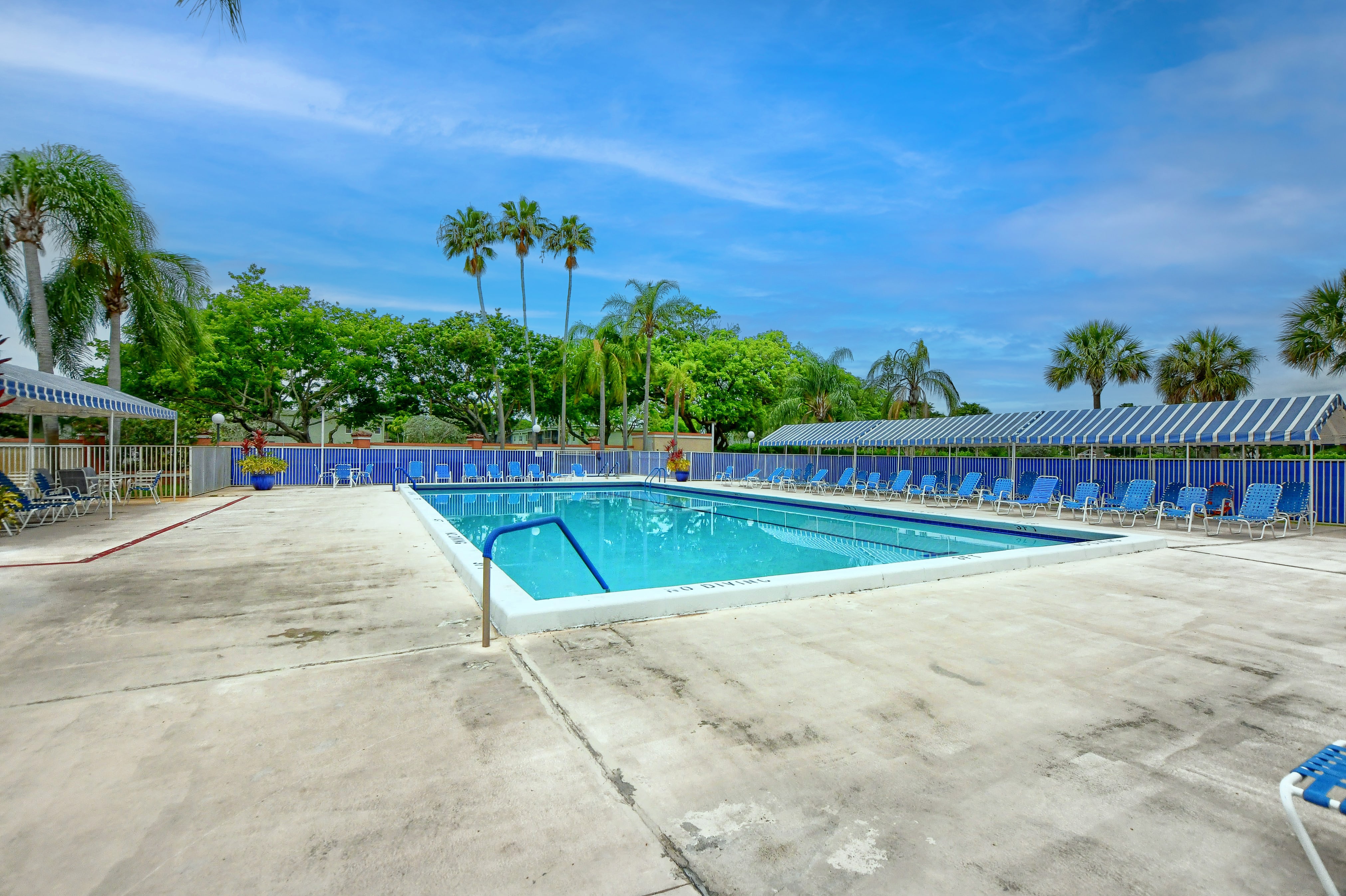 Swimming pool at Huntington Towers