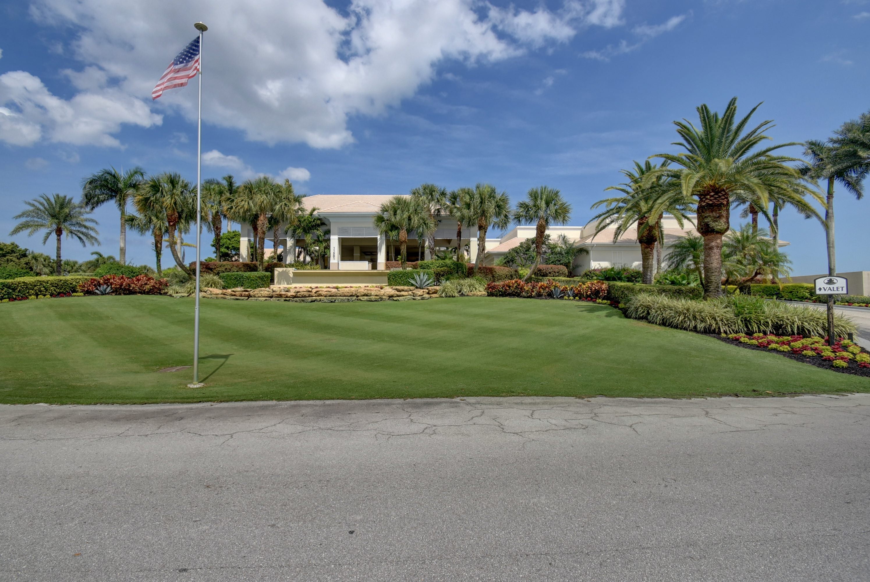 Indian Spring clubhouse entrance