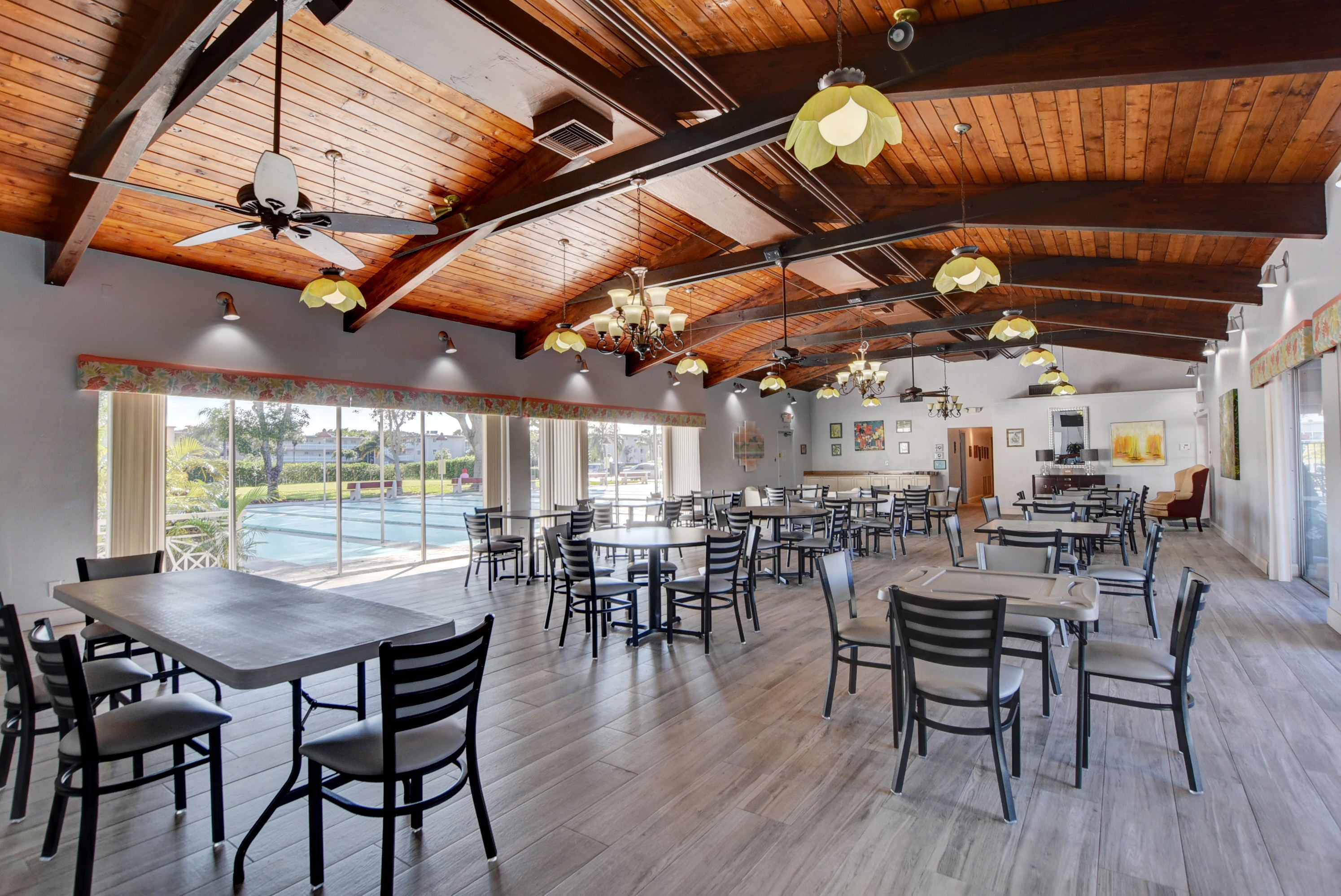 Café at Lake Clarke Gardens