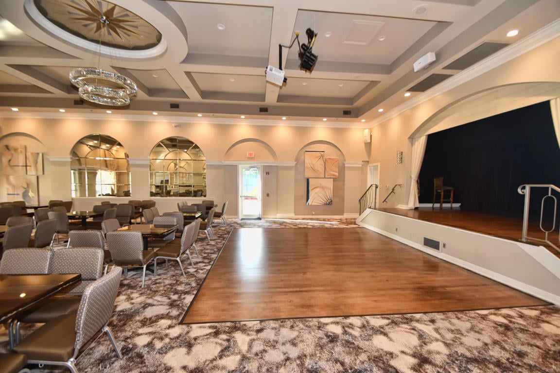 Ballroom at Lakeridge Falls