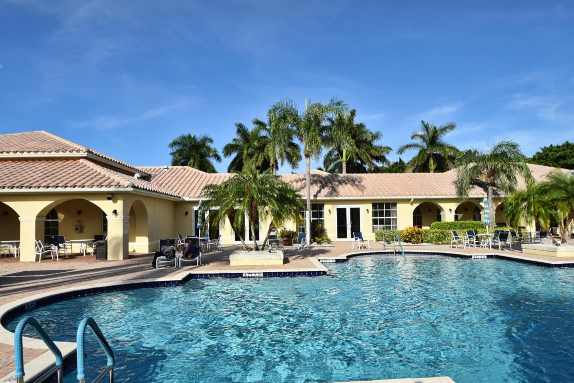 Clubhouse and pool at Lakeridge Falls