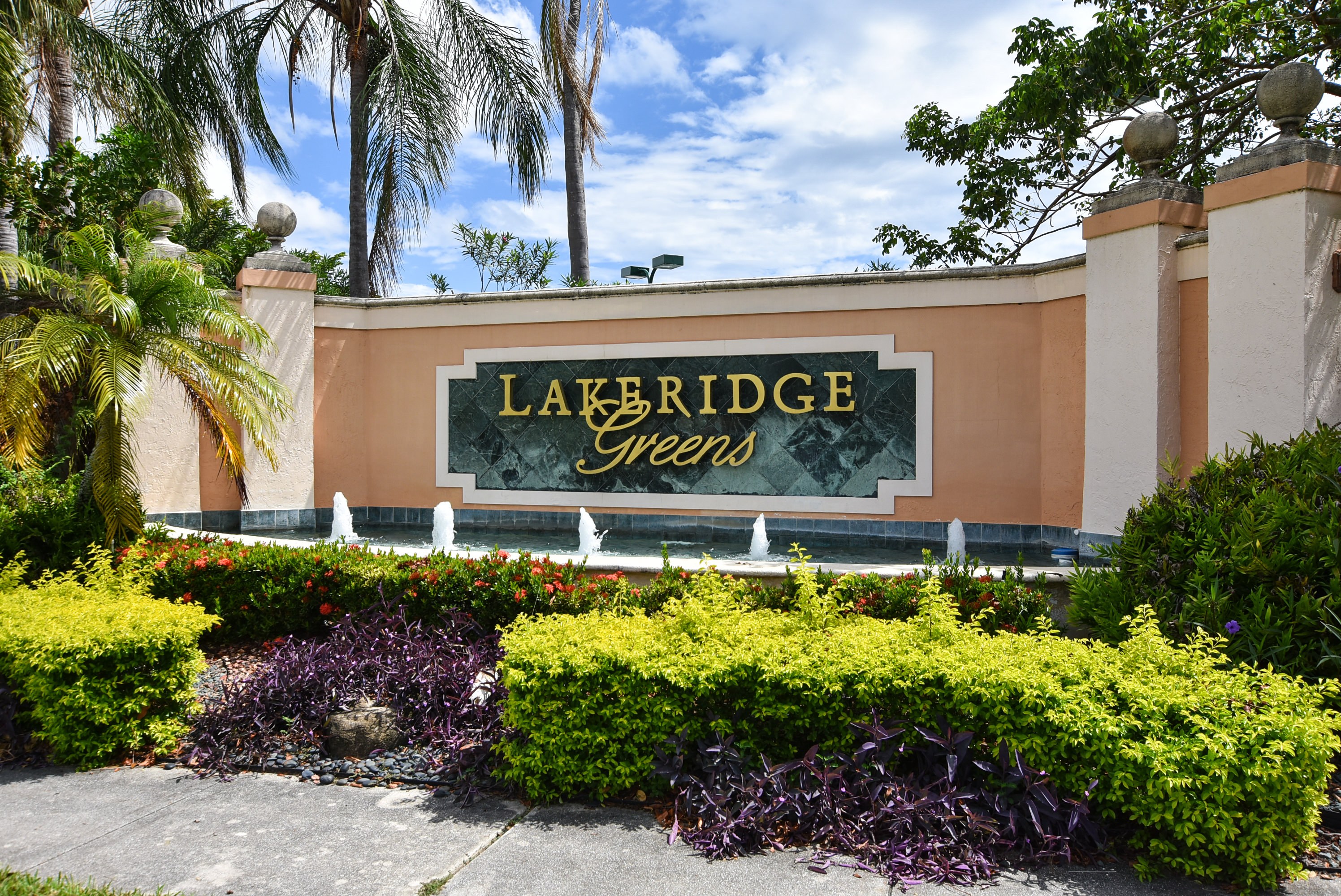 Lakeridge Greens entrance in Boynton Beach