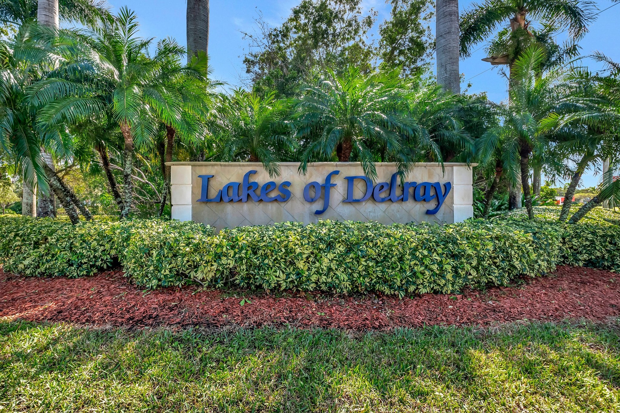 Entrance at Lakes of Delray