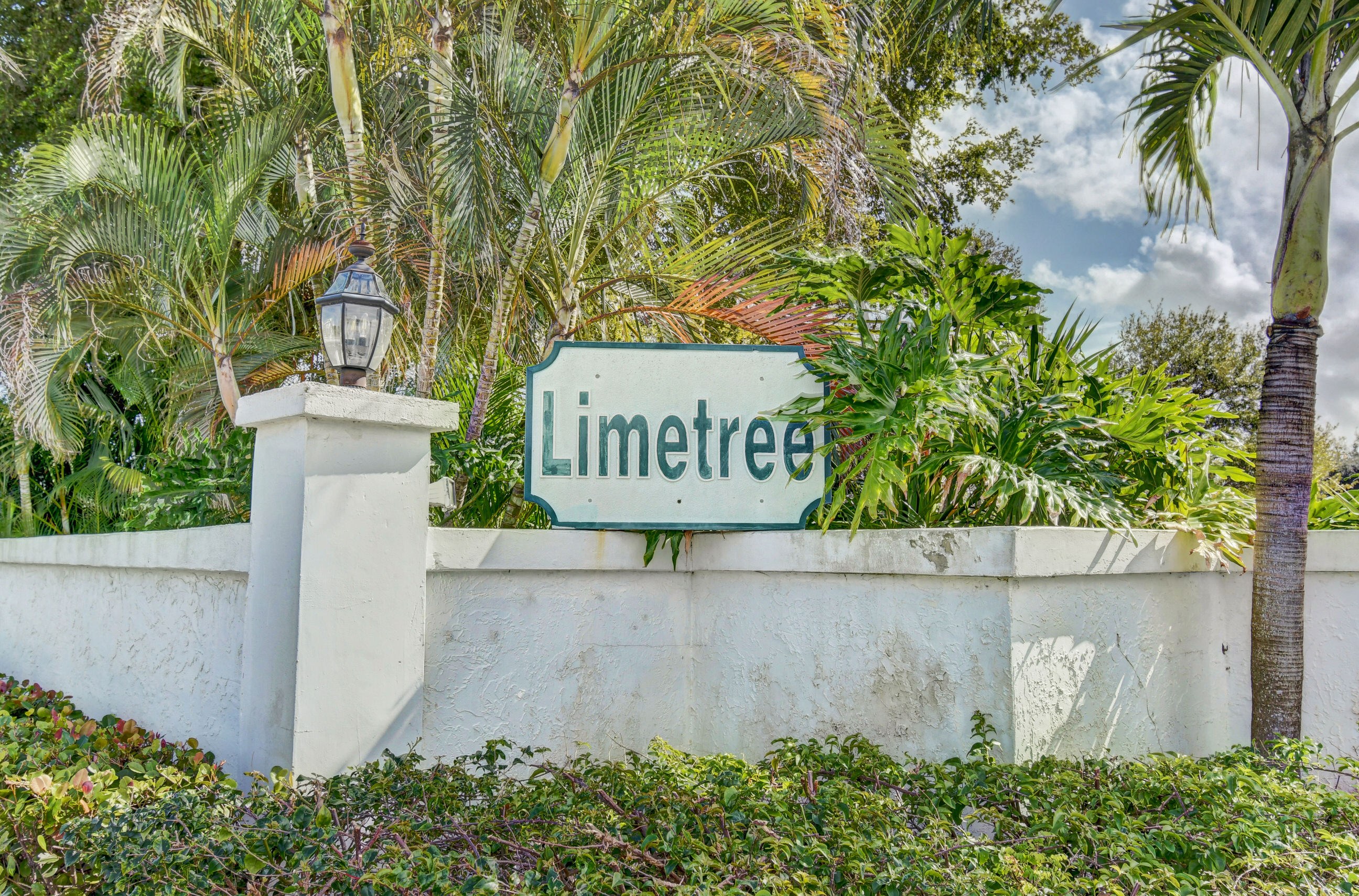 Limetree entrance in Boynton Beach