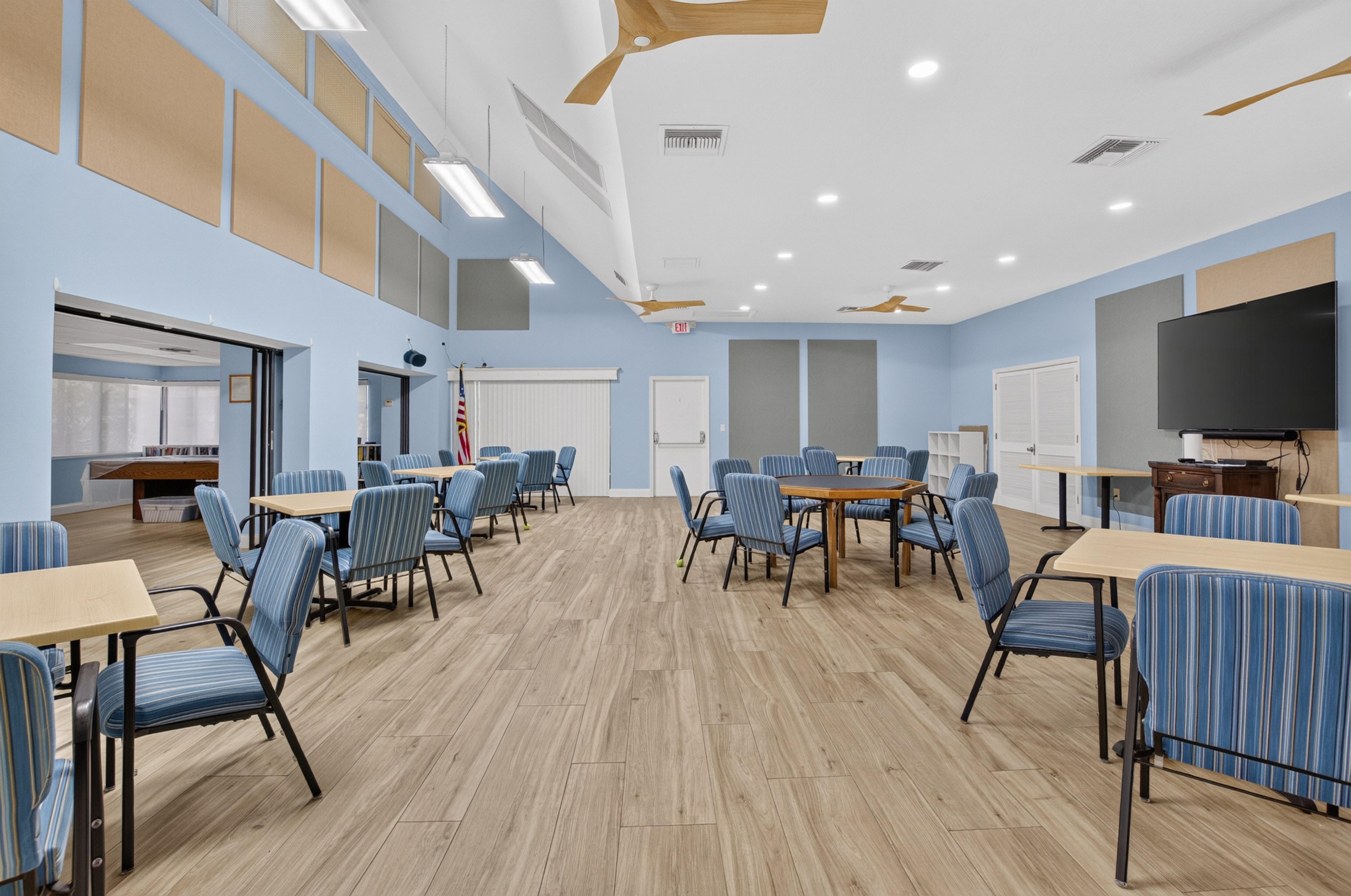 Club gathering room at Mirror Lakes