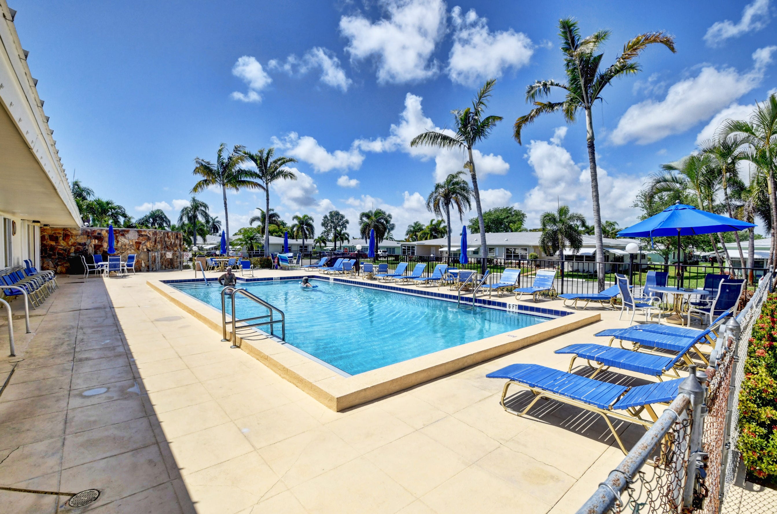 Swimming pool at Pine Point Villas
