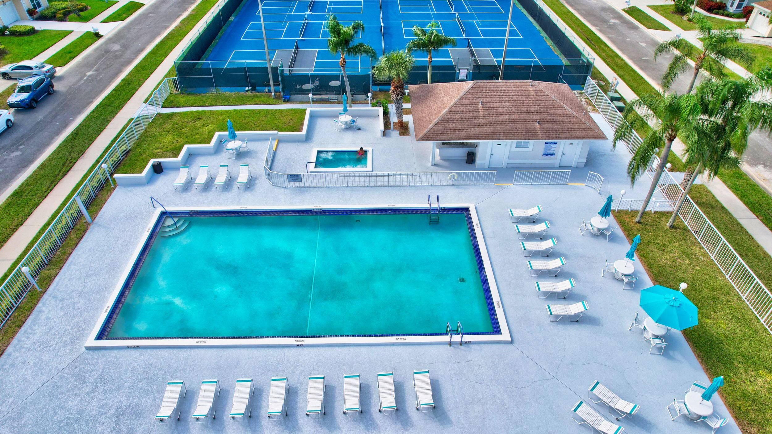 Pine Ridge pool and tennis courts