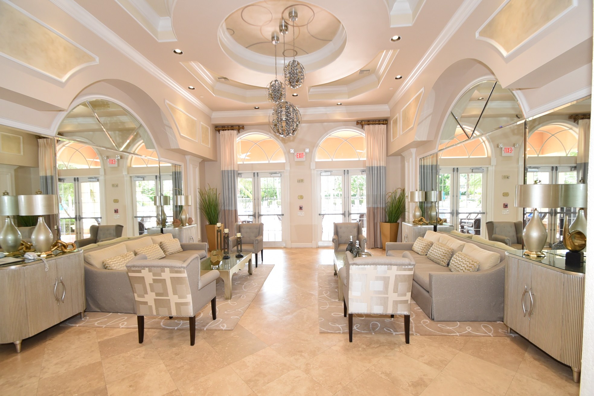 Ponte Vecchio West clubhouse lounge with seating and decorative lighting